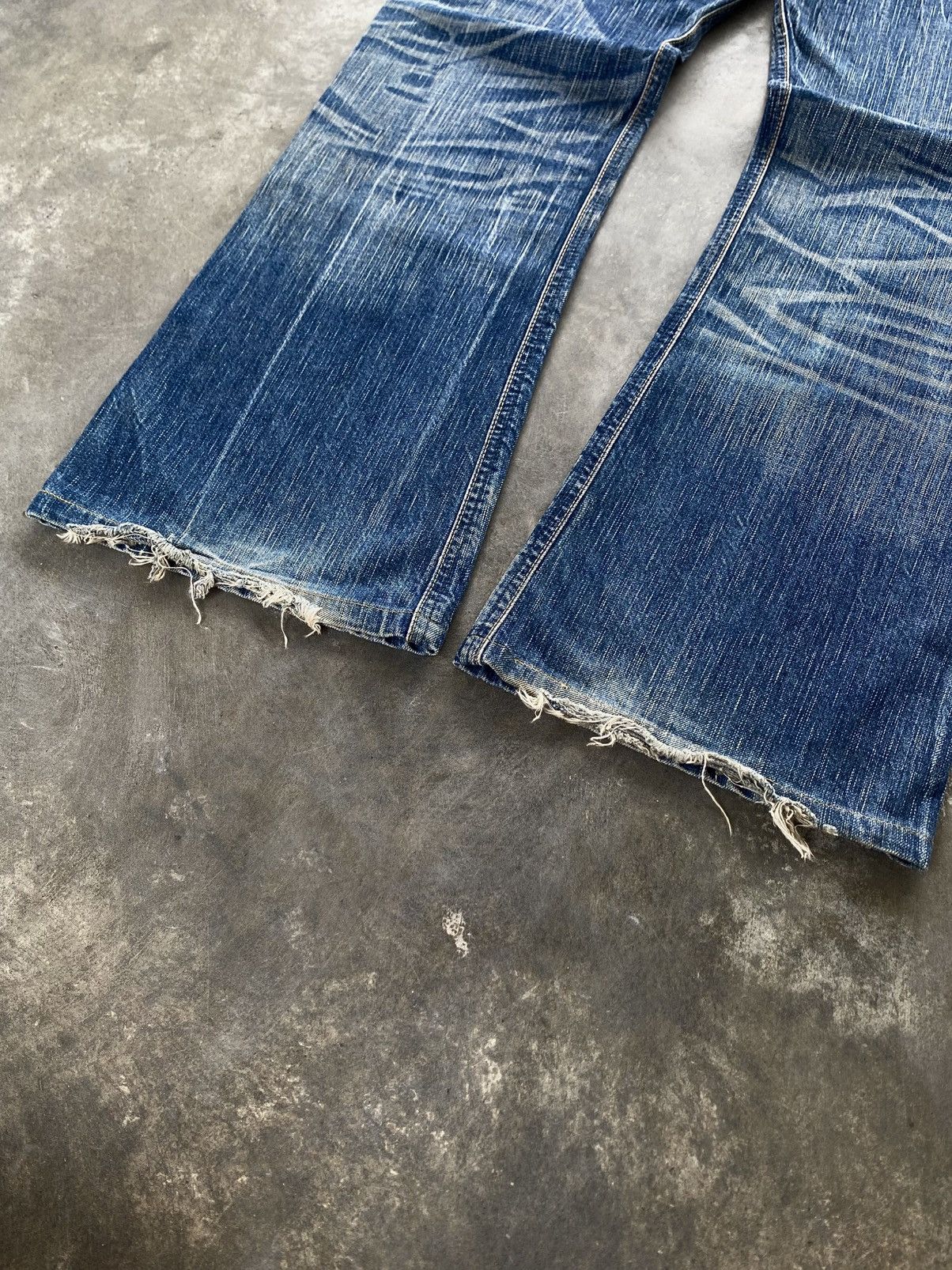 If Six Was Nine Vtg Edwin Jpn Flared Denim Crazy Fade Distressed 🇯🇵 Size US 37 - 13 Thumbnail