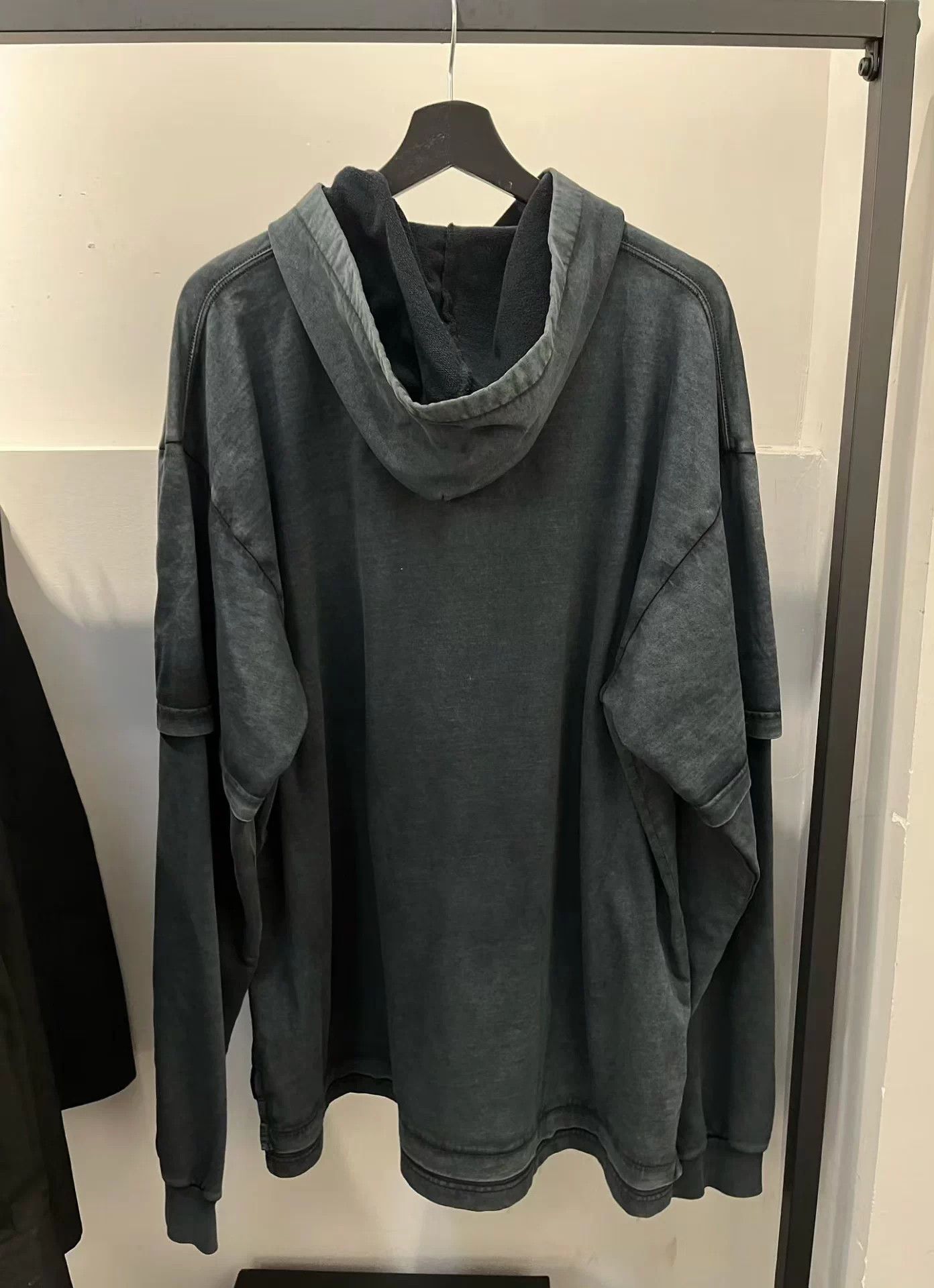 Balenciaga Balenciaga washed distressed two-piece hoodie M like new Size US M / EU 48-50 / 2 - 2 Thumbnail