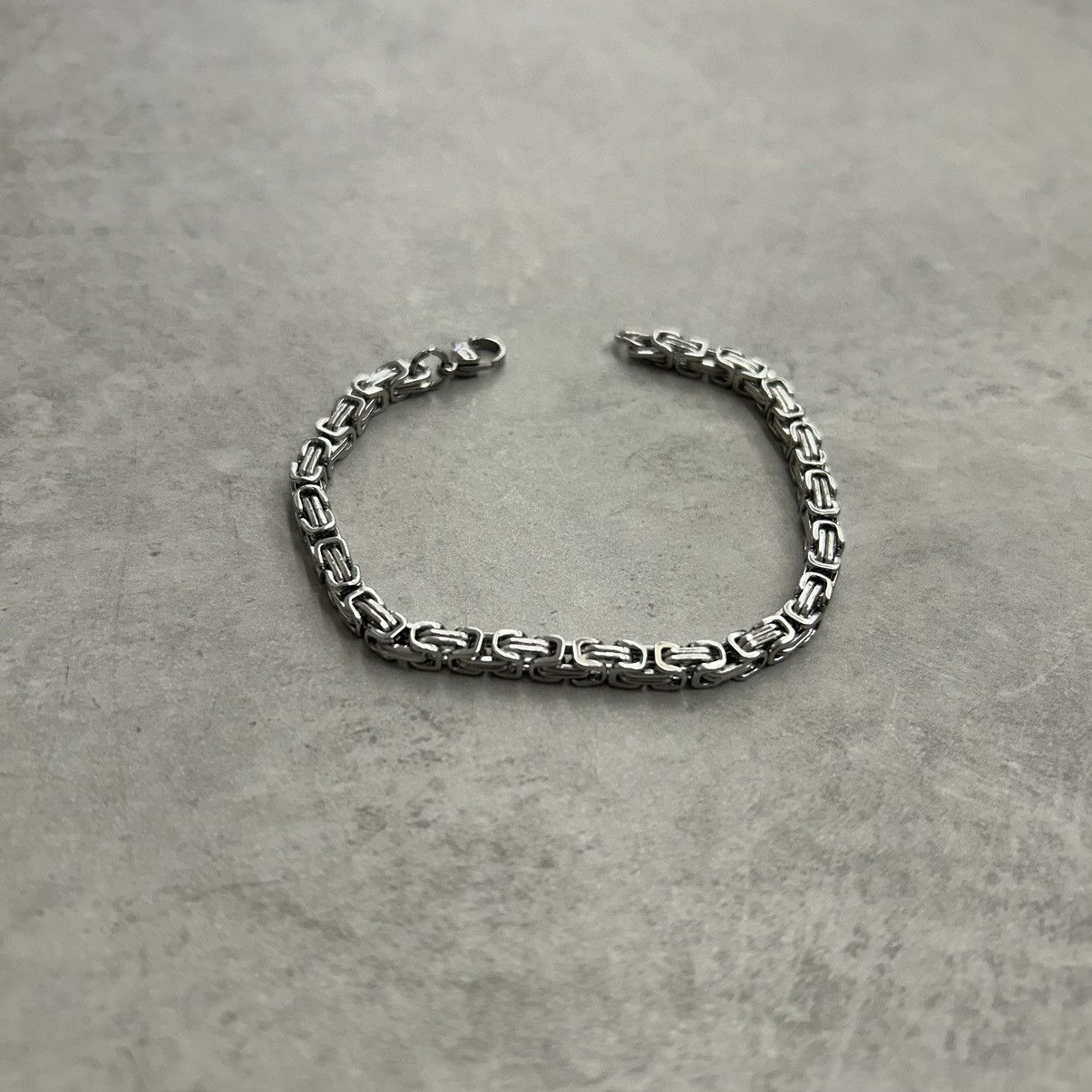 Vintage Y2K 2000s bike chain style link silver heavyweight bracelet Size ONE SIZE - 1 Thumbnail