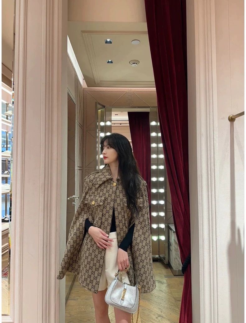Gucci Gucci Classic double G old flower full print logo cloak jac Size US S / EU 44-46 / 1 - 8 Thumbnail
