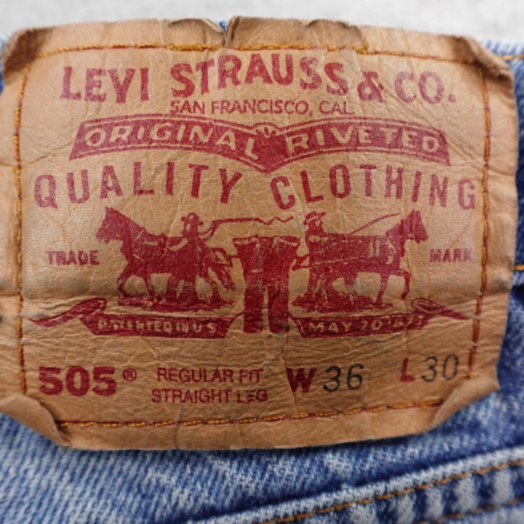 Levi's VINTAGE Levi's Jeans Mens 36x30 Blue Denim 505 Regular Straight Leg 90s USA Size US 36 / EU 52 - 7 Thumbnail