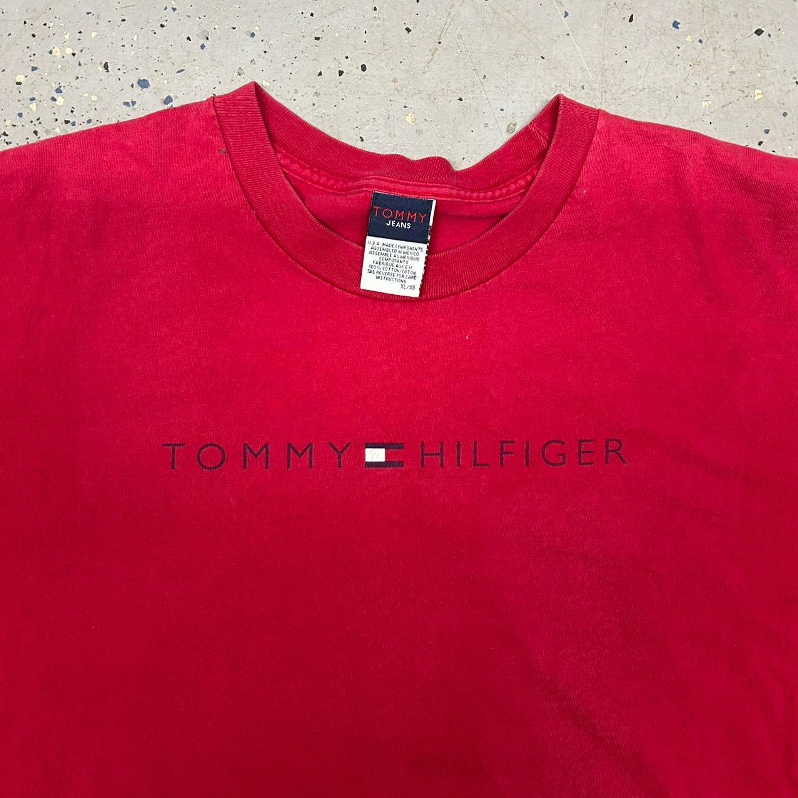 Tommy Hilfiger VTG Red Tommy Hilfiger cotton t-shirt Size US XL / EU 56 / 4 - 2 Thumbnail