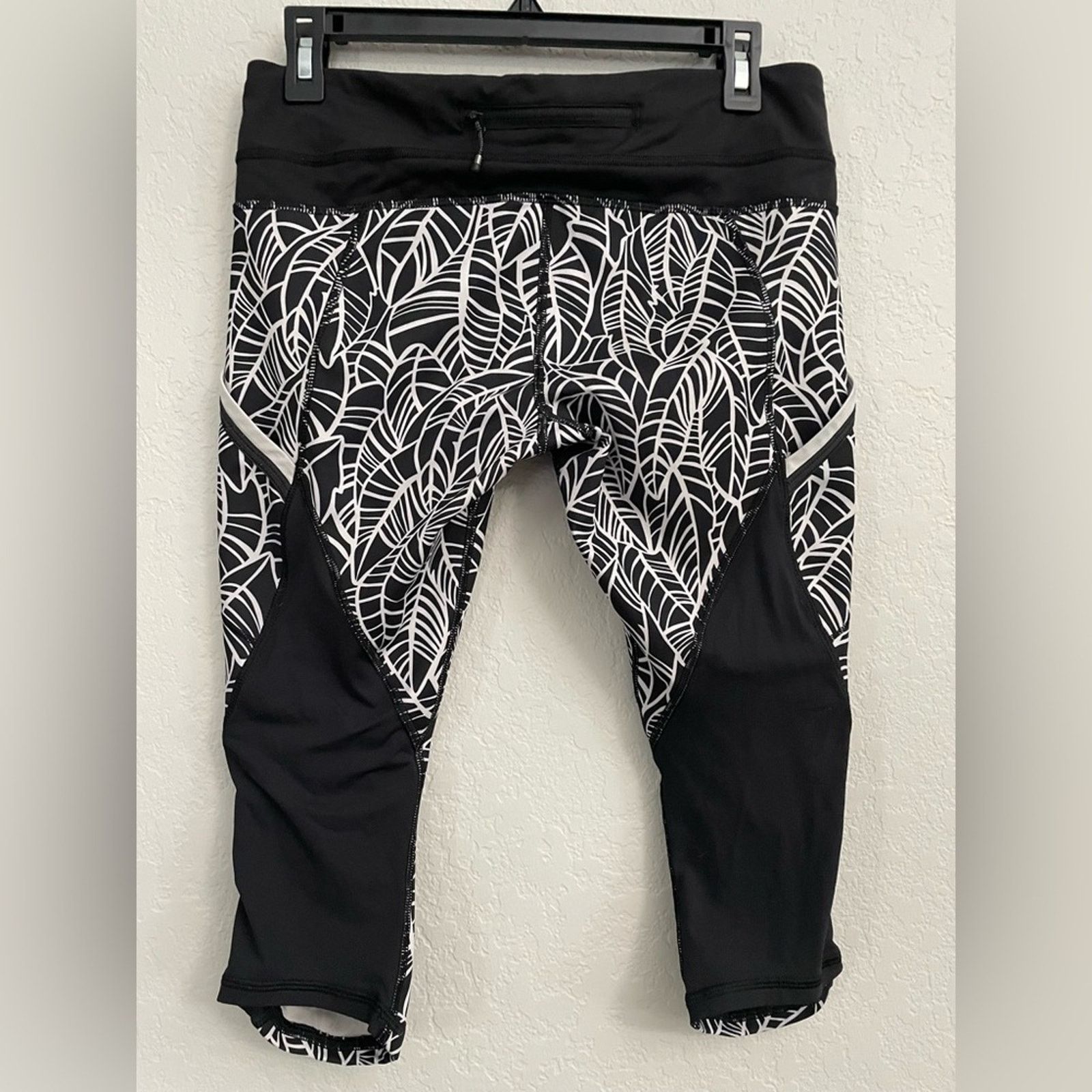 Lululemon Lululemon Black and Gray patterned tights - size 8 Size 30" / US 8 / IT 44 - 4 Thumbnail
