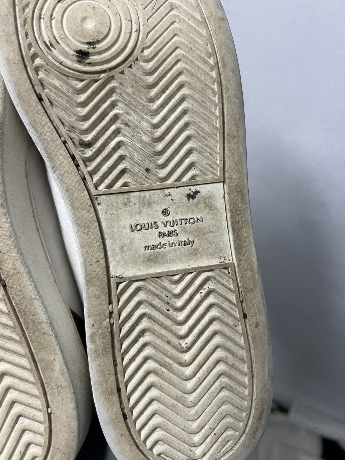 Louis Vuitton Louis Vuitton Rivoli Sneaker Size US 9.5 / EU 42-43 - 10 Thumbnail