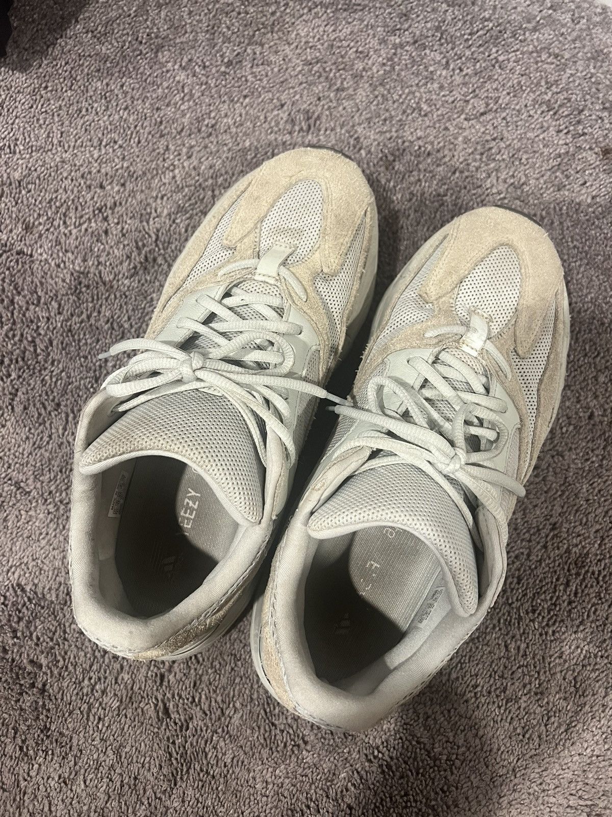 Yeezy Yeezy 700 Salt Size US 11.5 / EU 44-45 - 6 Thumbnail