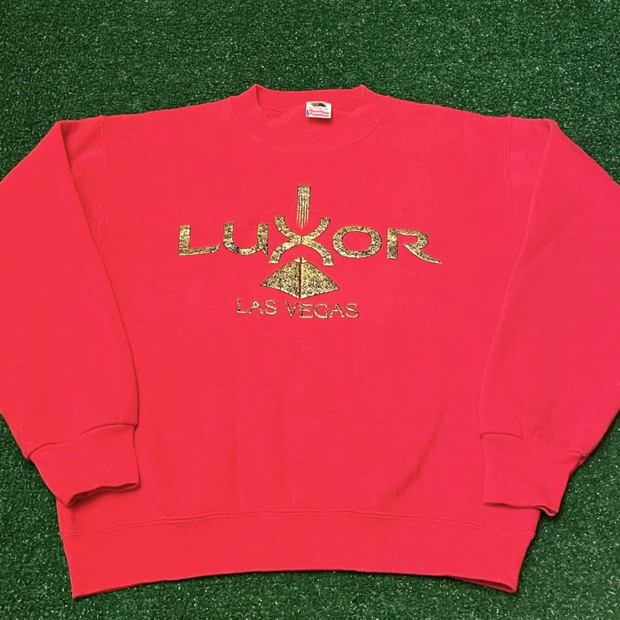 Vintage VINTAGE Luxor Las Vegas Hotel Casino Pyramid 90s Crewneck Sweater M Red Long Sleeve Puff Print Graphic Print Sweatshirt Mens Size US M / EU 48-50 / 2 - 3 Thumbnail