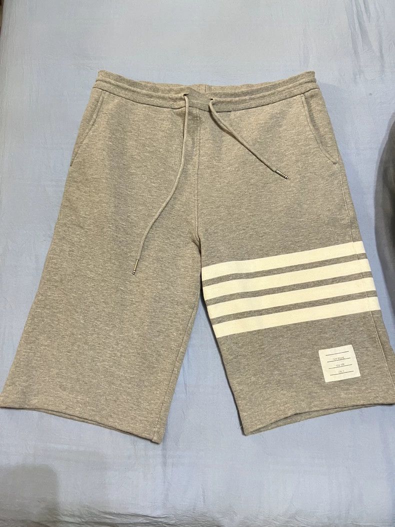 Thom Browne Thom Browne Gray Striped Sweat Shorts - dmc Size US 34 / EU 50 - 1 Thumbnail