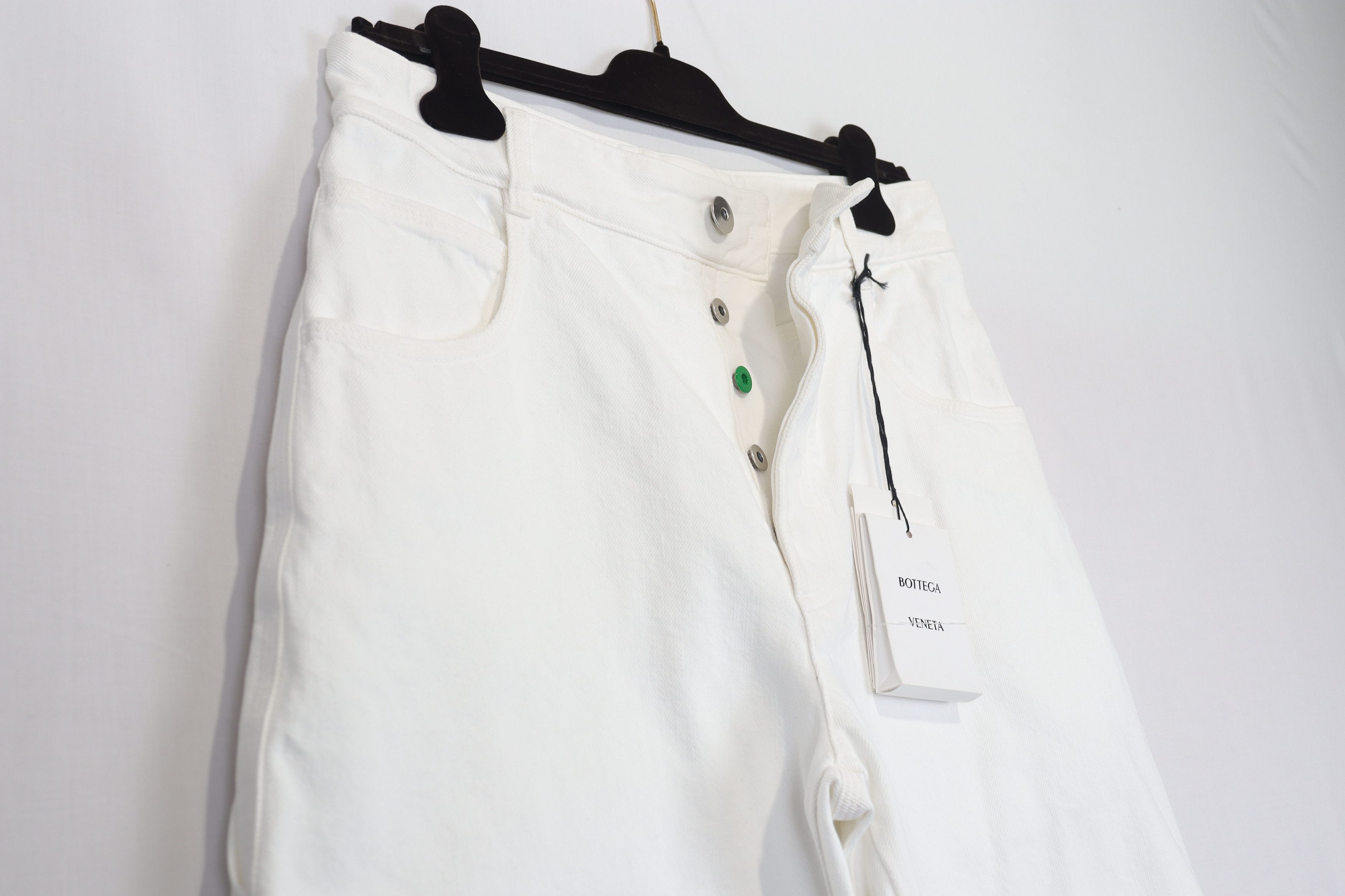 Bottega Veneta o1rshd11223 White Cargo Shorts Size US 36 / EU 52 - 7 Thumbnail