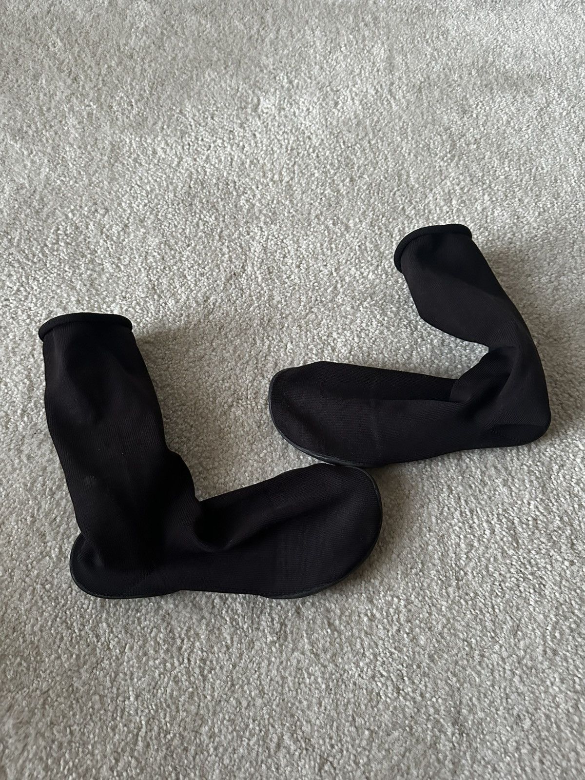 Yeezy Yeezy Pods Size US 10.5 / EU 43-44 - 1 Thumbnail