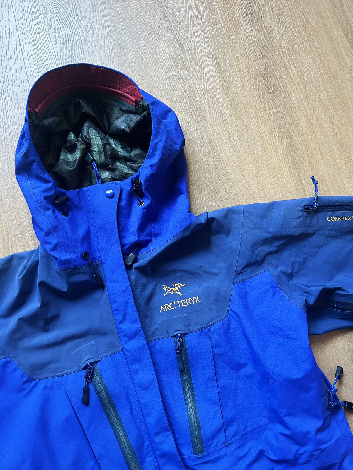 Arc'teryx × Vintage RARE** 1998 Alpha SV 'Too Blue' Gold