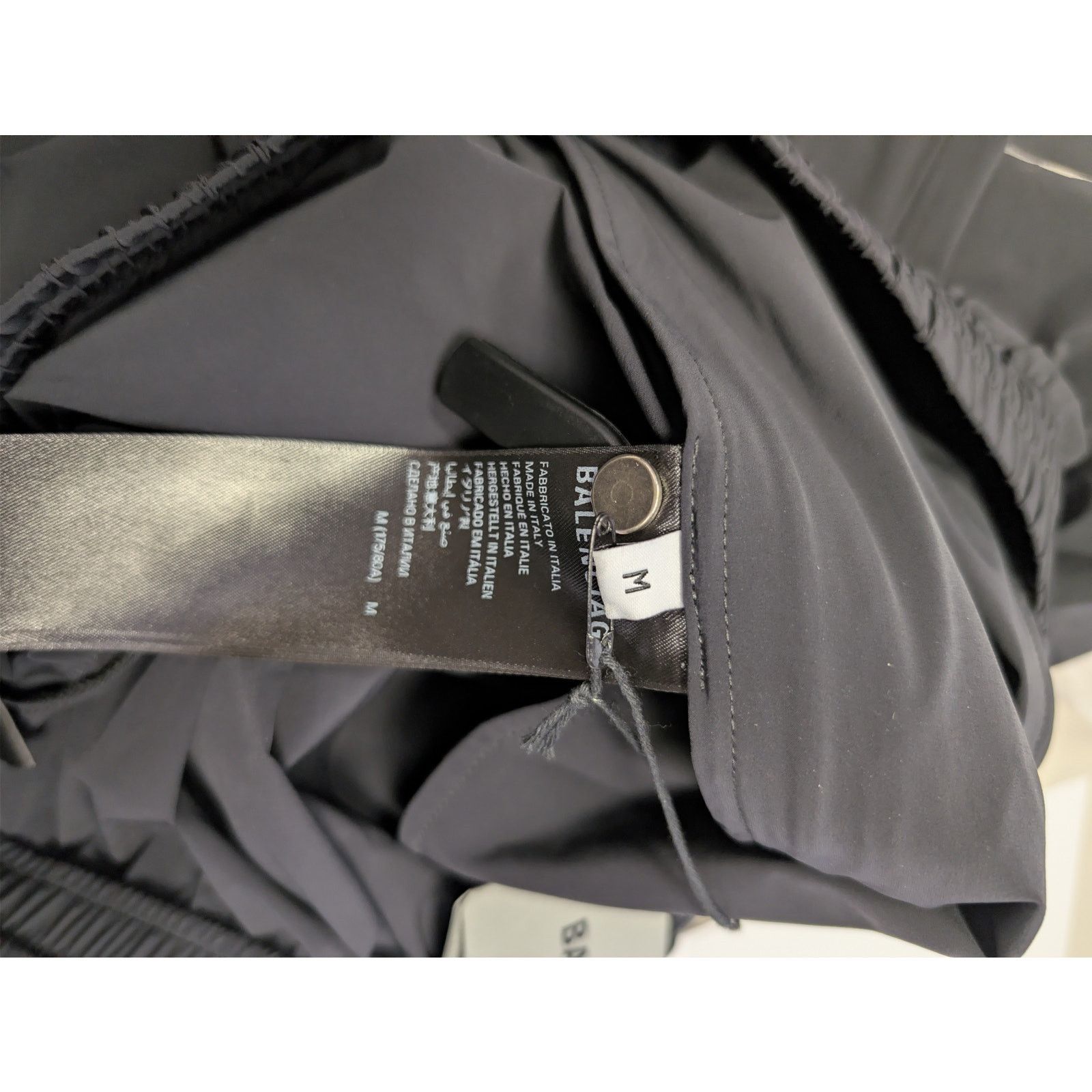Balenciaga o1rshd1 Activewear Track Pants in Black Size US 32 / EU 48 - 17 Thumbnail