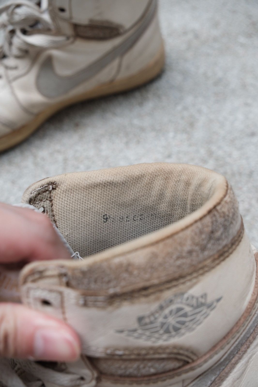 Nike OG 1985 Natural Grey Air Jordan 1 size US9.5 Size US 9.5 / EU 42-43 - 3 Thumbnail