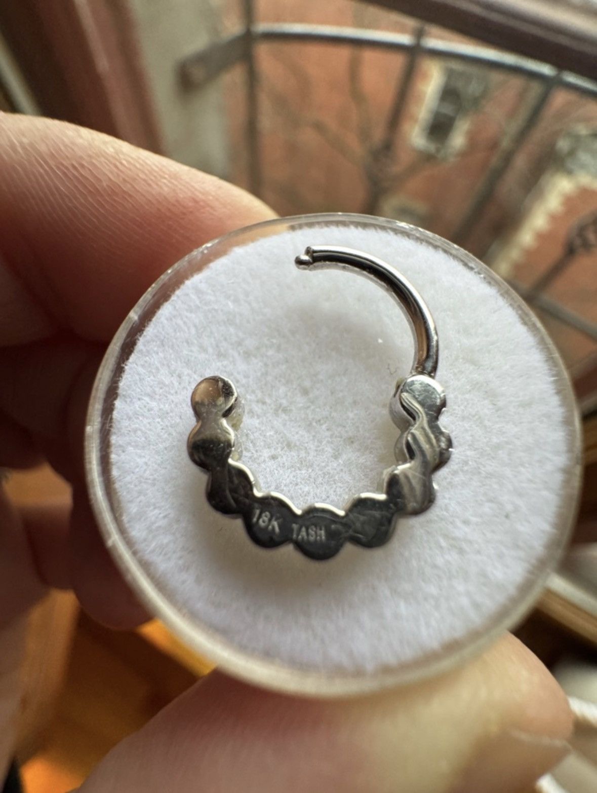 Other 18k White Gold Diamond Scalloped Horizontal Eternity Clicker Size ONE SIZE - 5 Thumbnail