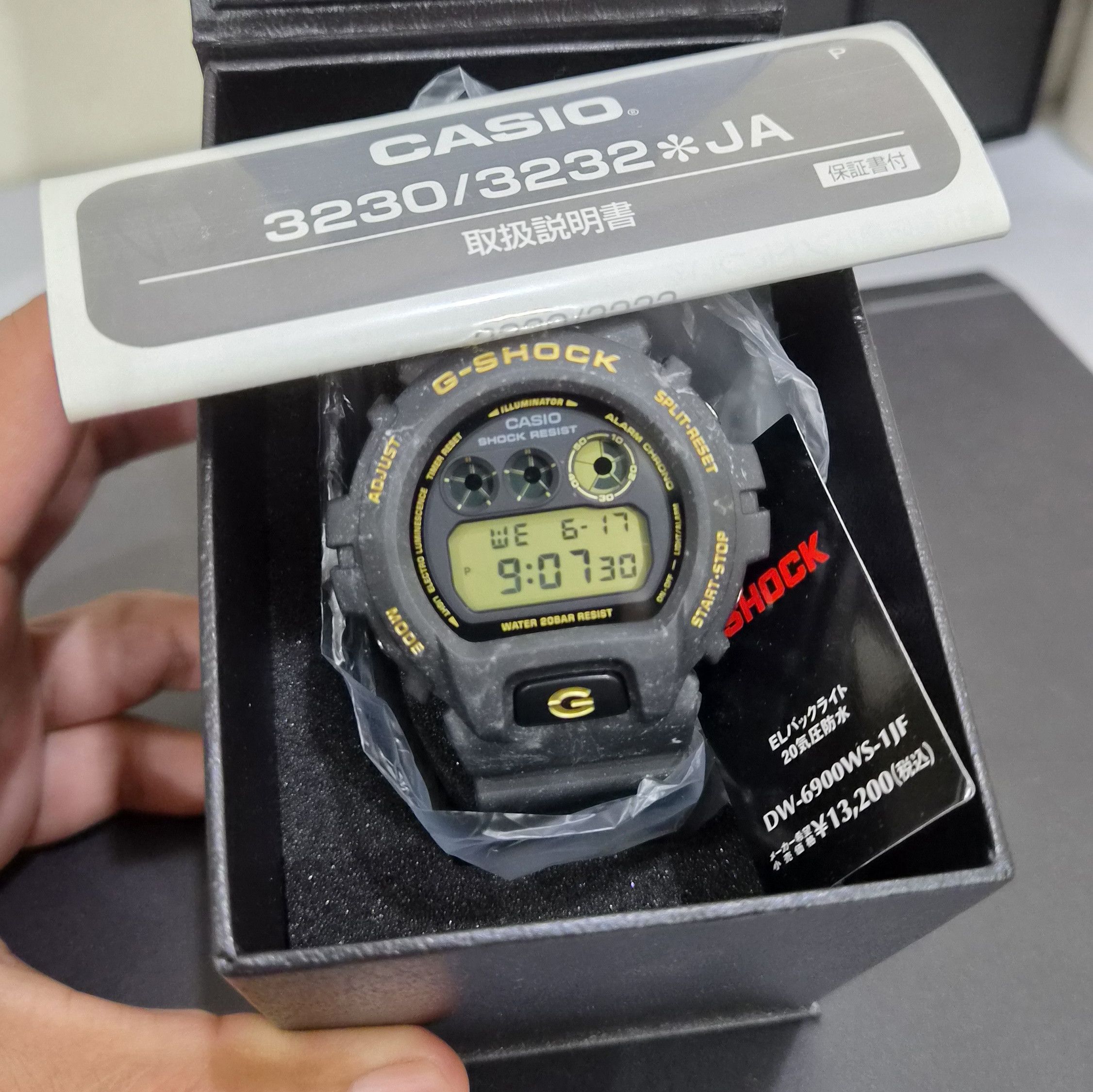 Casio × G Shock × Vintage DW-8120 SLOT MACHINE GUNDAM II VINTAGE-G
