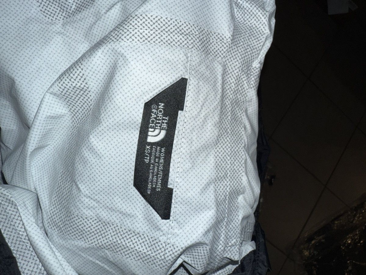The North Face The North Face Rain Jacket Size XS / US 0-2 / IT 36-38 - 5 Thumbnail