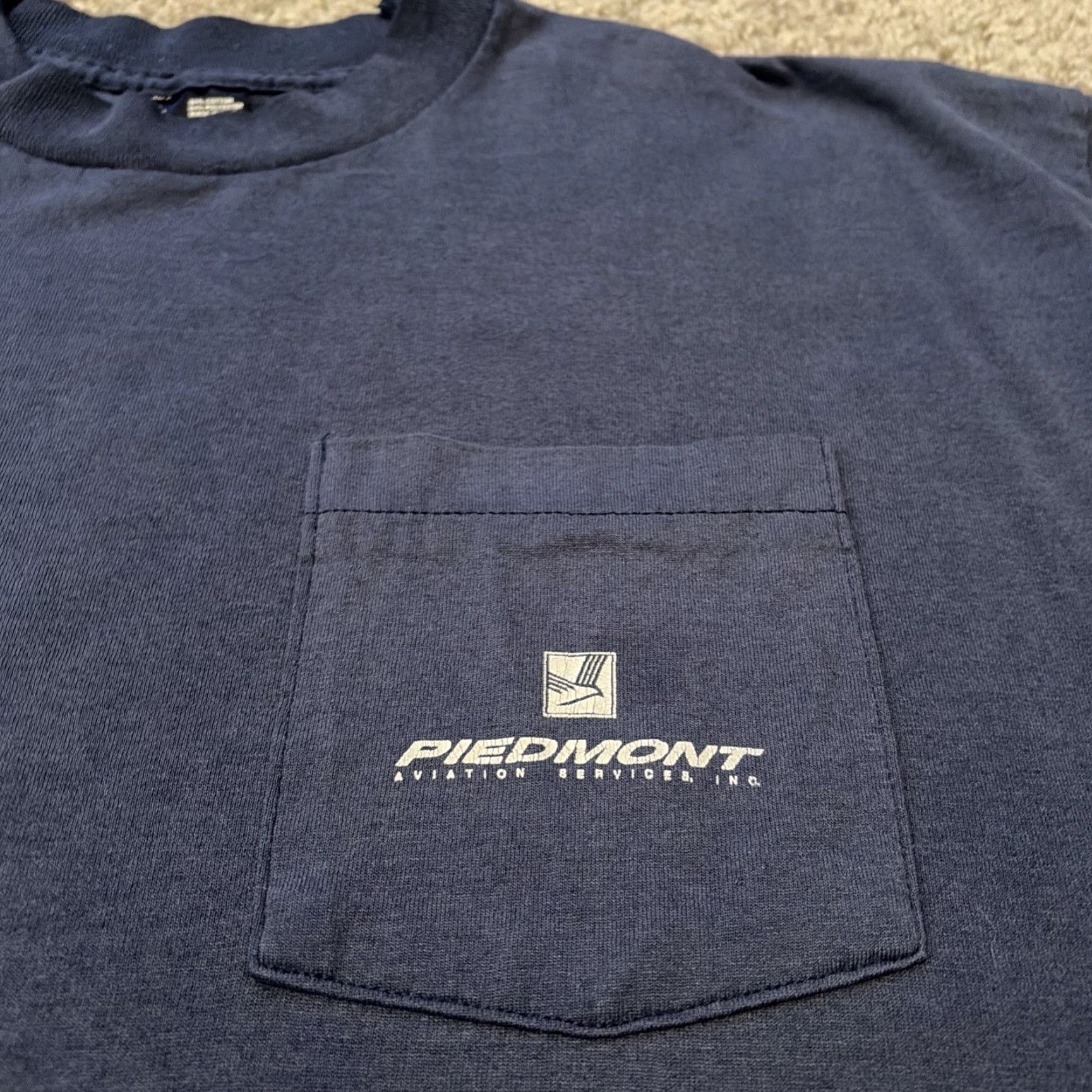 Vintage VINTAGE 90s Piedmont Aviation Airplane Aircraft Pocket T-Shirt XL Navy Blue Screen Stars Men Regular Pocket T-Shirt Size US XL / EU 56 / 4 - 7 Thumbnail