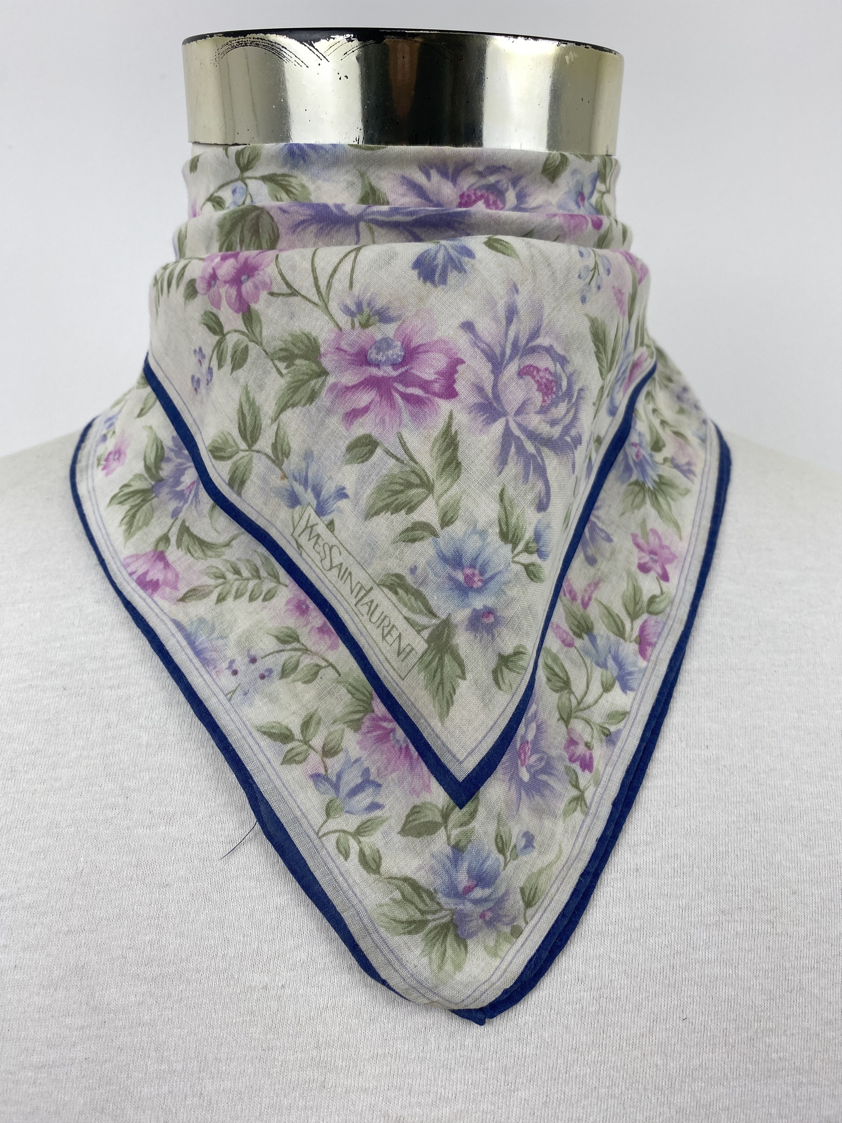Vintage Yves Saint Laurent Handkerchief / Neckerchief HKC0791 Size ONE SIZE - 2 Thumbnail