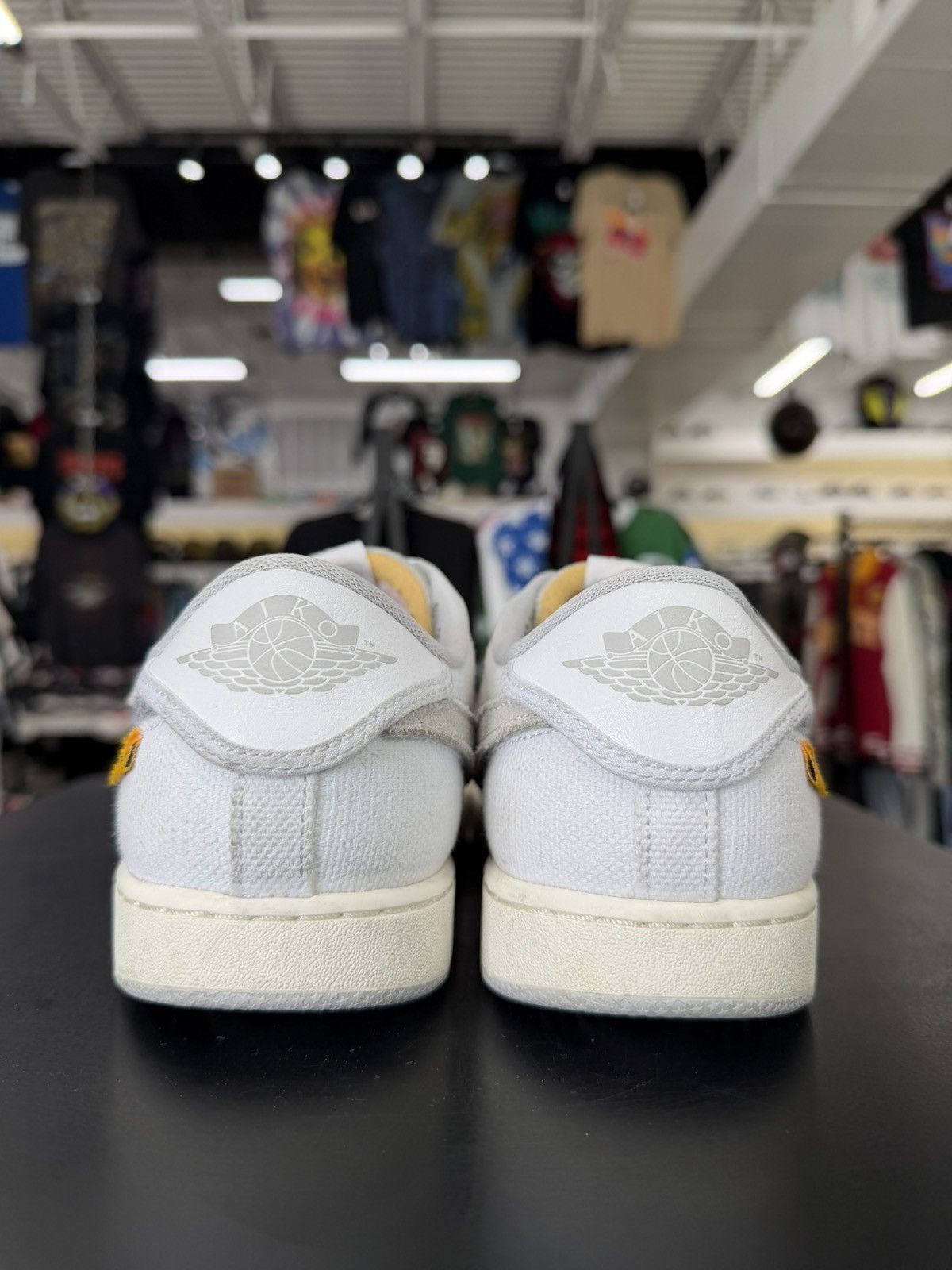 Jordan Brand × Union LA Jordan 1 Low Union White Canvas Size 8.5 (2023) Size US 8.5 / EU 41-42 - 5 Thumbnail
