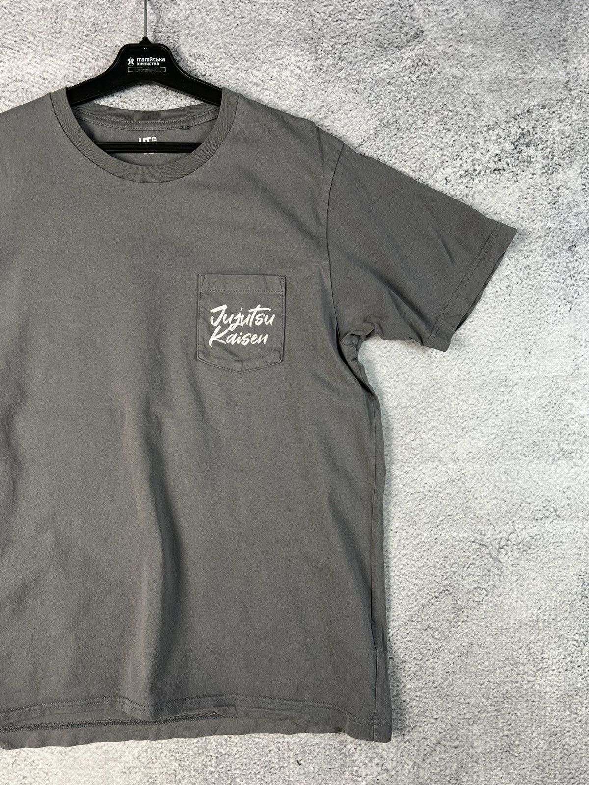 Anime Uniqlo x Gojo Satoru T-shirt Size US M / EU 48-50 / 2 - 3 Thumbnail