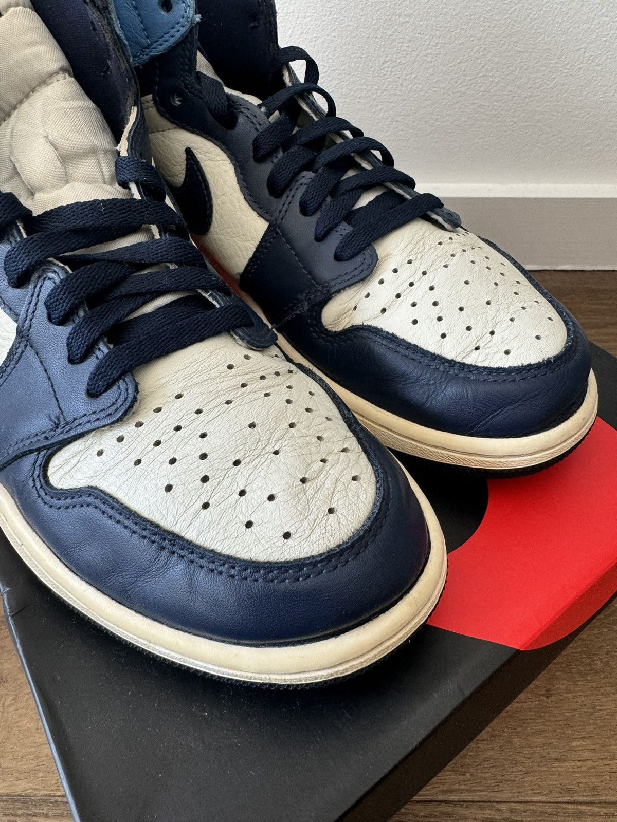 Jordan Brand Jordan 1 High Retro Obsidian Size US 10 / EU 43 - 5 Thumbnail
