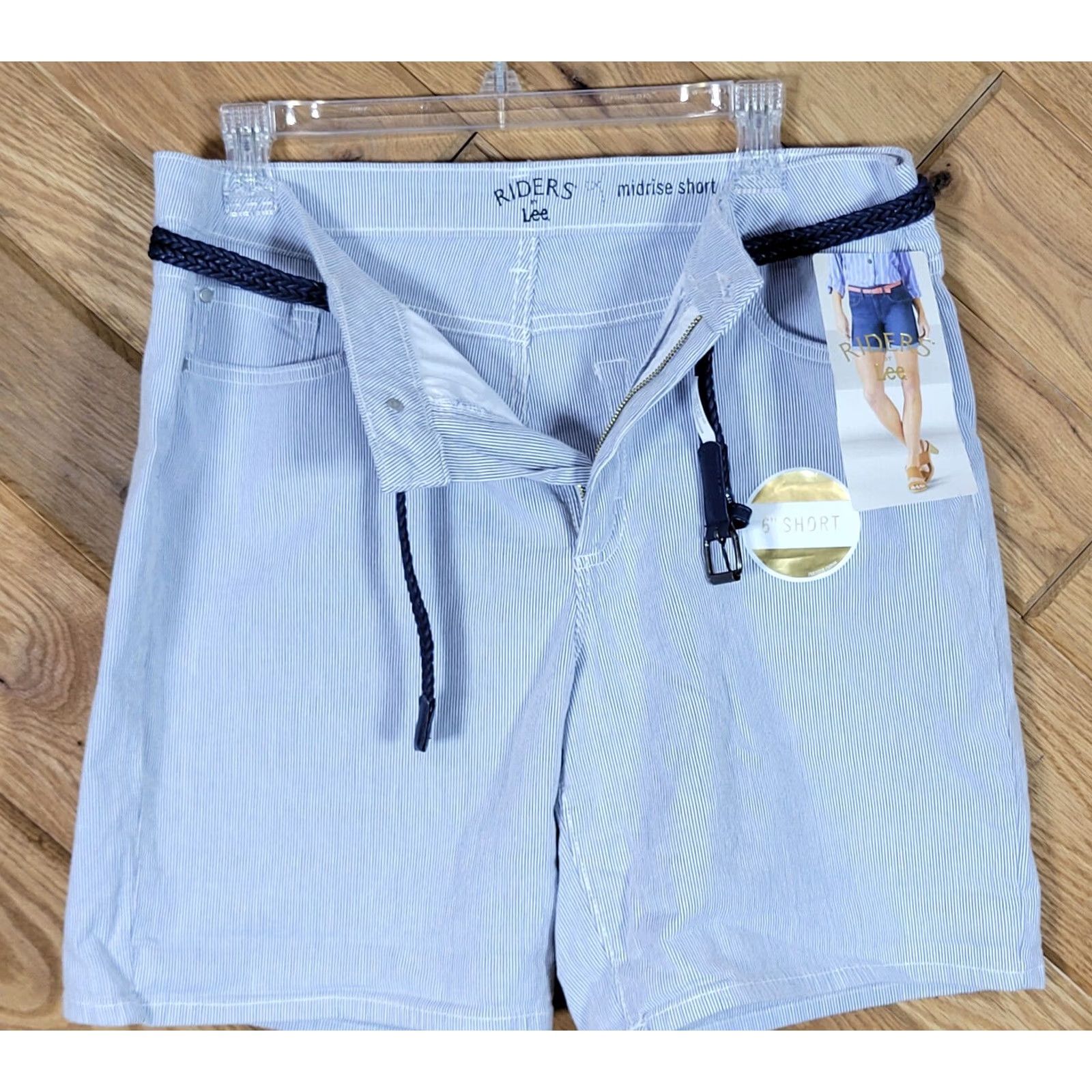 Lee Lee Womens 14 Stripe Flat Front Belt Navy White Shorts - Casual Chino Pattern Multicolor 14 Regular XS? Size 36" / US 14 / IT 50 - 4 Thumbnail