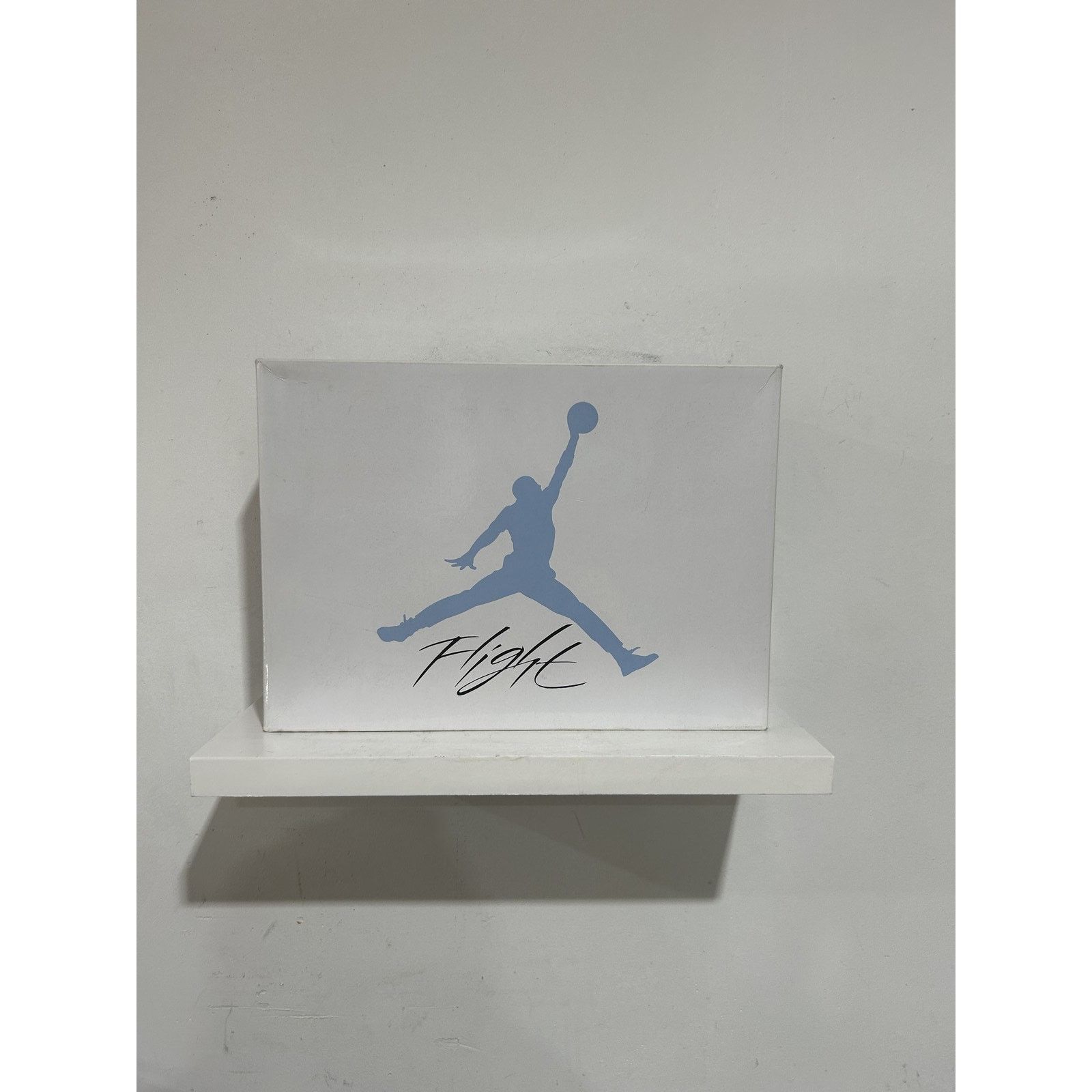 Nike JORDAN 4 RETRO UNIVERSITY BLUE SIZE 8.5 PREOWNED Size US 8.5 / EU 41-42 - 10 Thumbnail