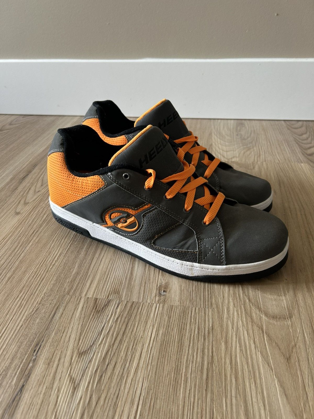 Heelys RARE! V2 Heelys wheel shoe size 13 mens Size US 13 / EU 46 - 1 Thumbnail