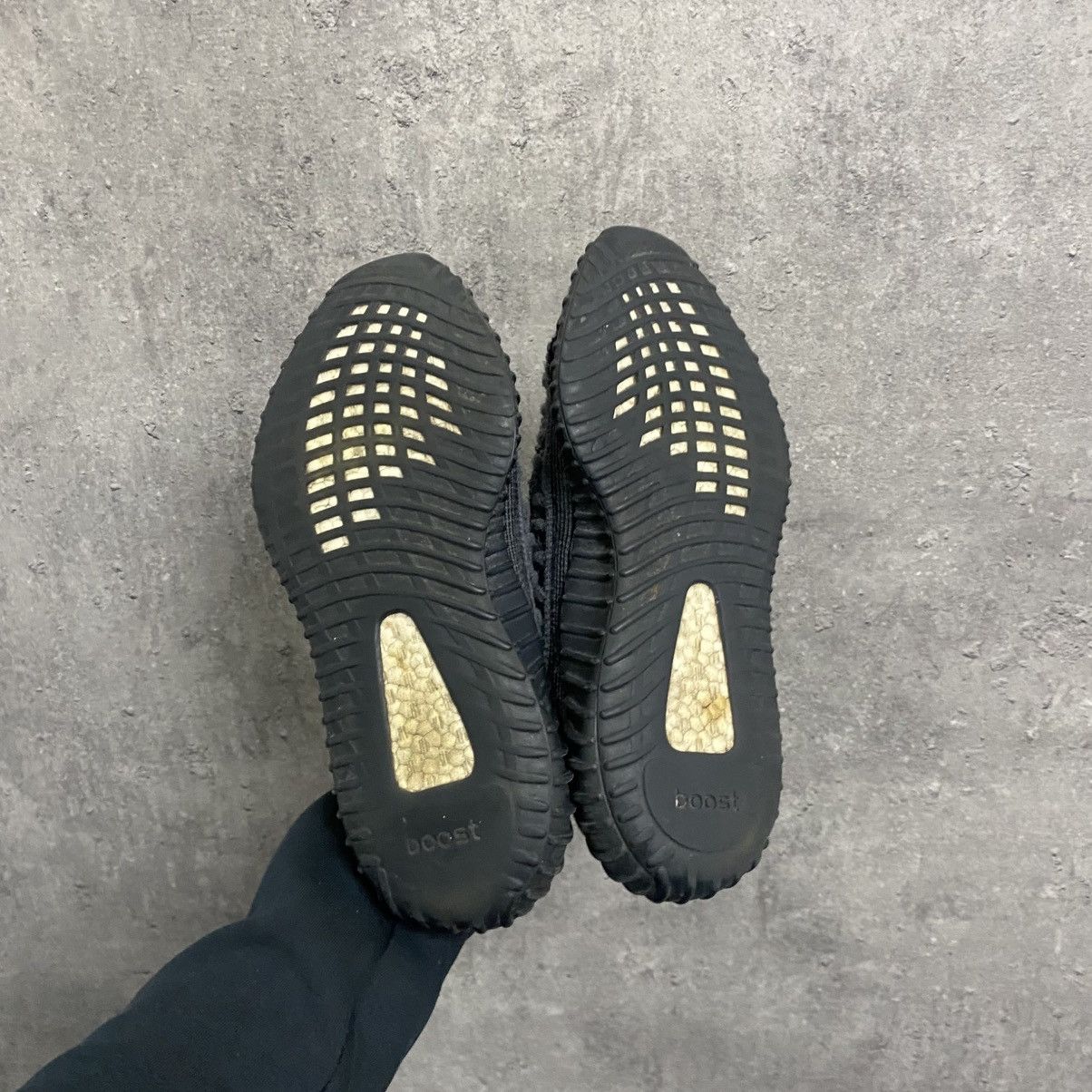 Adidas × Kanye West Adidas Yeezy Boost 350 V2 Sneakers Size US 8 / EU 41 - 7 Thumbnail