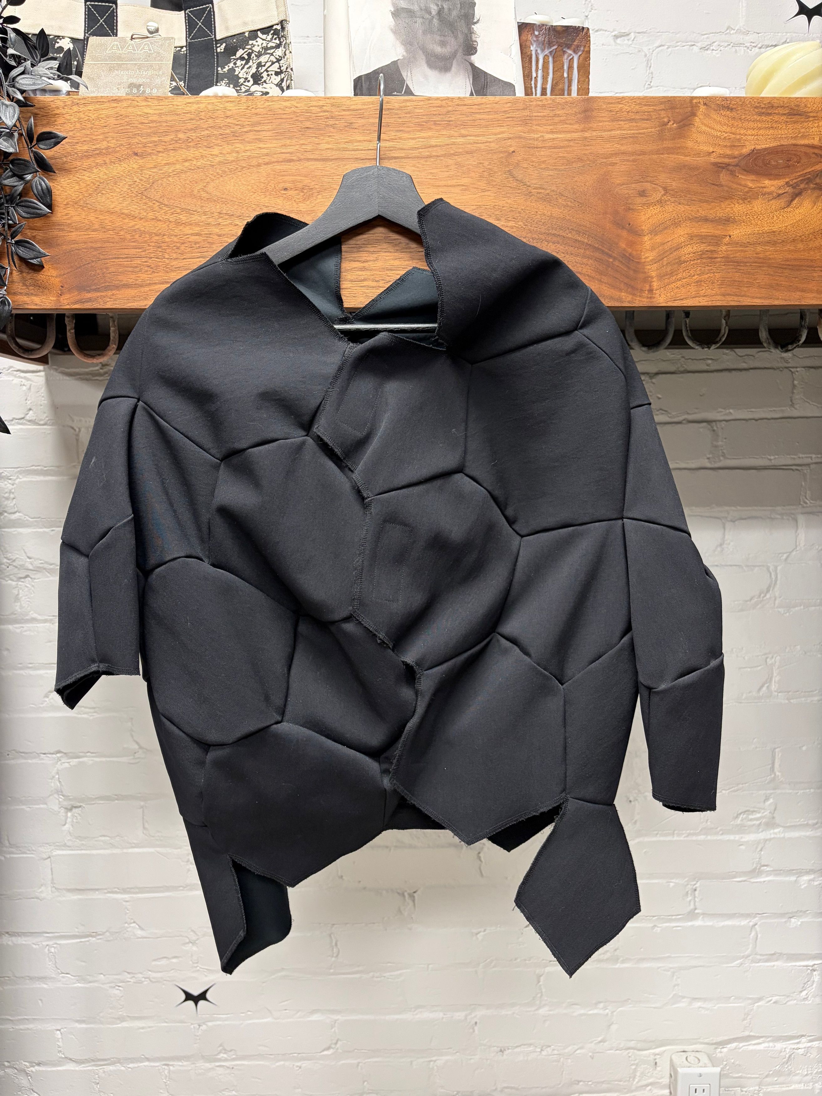 Comme des Garcons SS2009 Comme Des Garçons ‘Football’ Hexagonal Patterned Black Runway Top Size US M / EU 48-50 / 2 - 1 Thumbnail