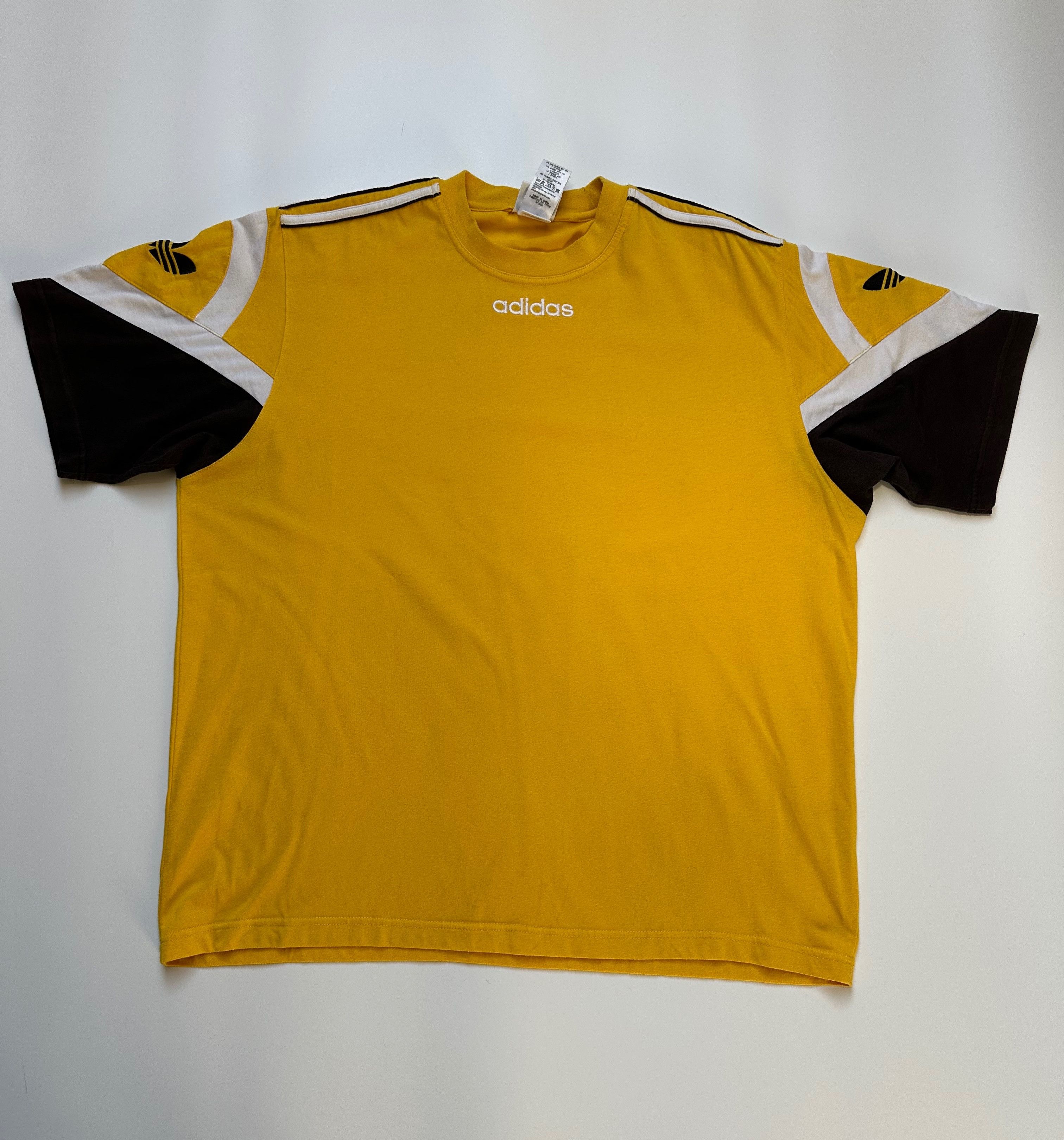 Adidas 90's Vintage Adidas T shirt yellow Size US L / EU 52-54 / 3 - 1 Thumbnail