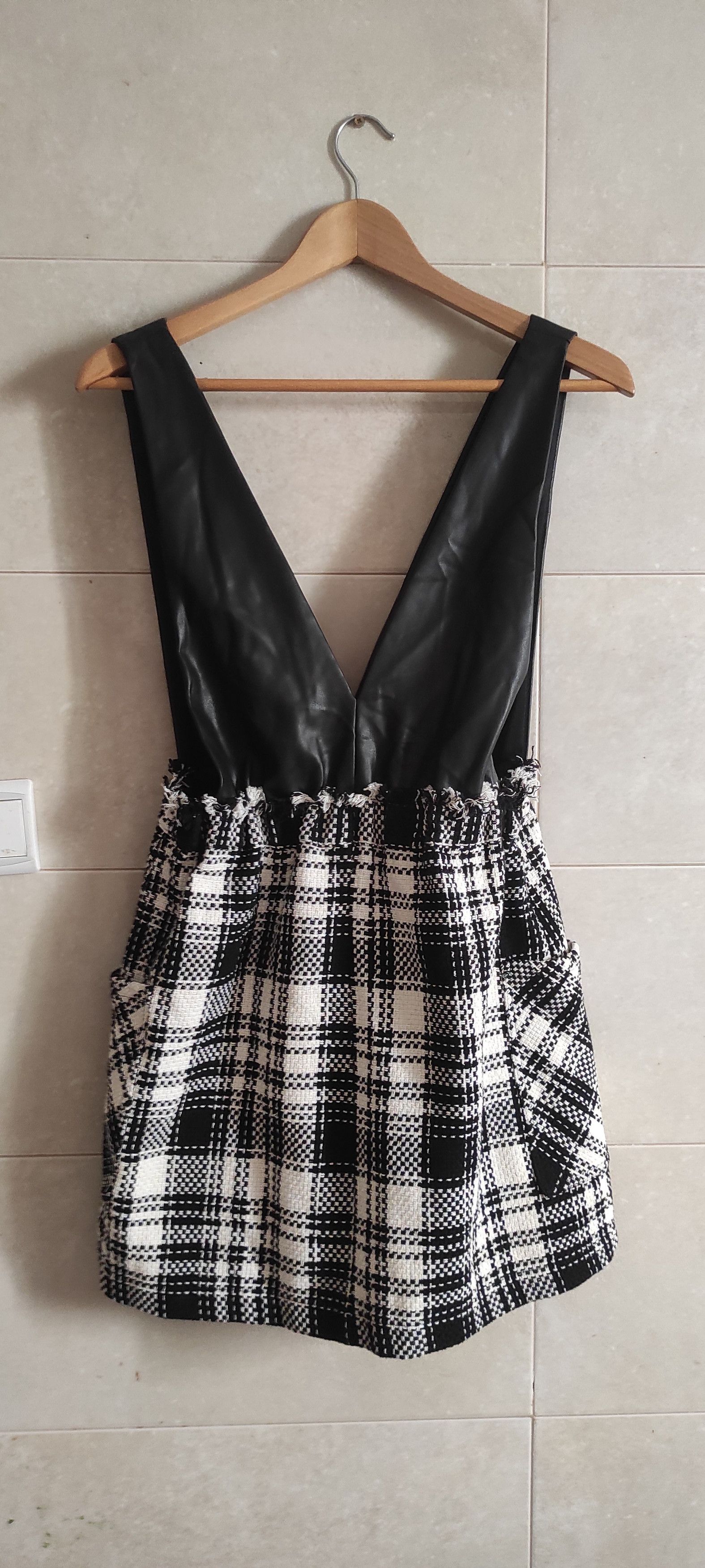 Zara Zara Faux Leather Sleeveless Check Tweed Pinafore Dress Size S / US 4 / IT 40 - 8 Thumbnail