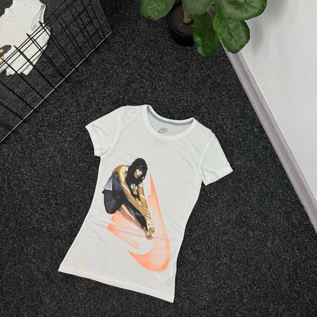 Nike Nike women vintage t-shirt big print logo sportswear style Size S / US 4 / IT 40 - 2 Thumbnail