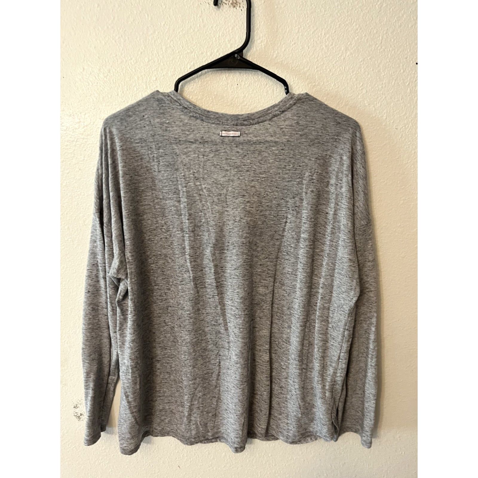 Victoria's Secret Victoria's Secret Shirt Womens L Gray Long Sleeve T-Shirt Henley Casual Relaxed Knit Polyester Pullover Size L / US 10 / IT 46 - 2 Thumbnail