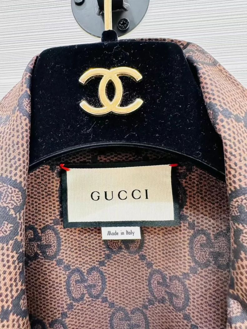 Gucci Gucci Full logo jacket 2501-Nextarrow Size US M / EU 48-50 / 2 - 2 Thumbnail