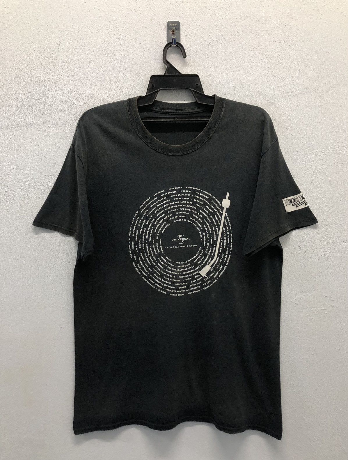 Band Tees Universal Music Group Record Store Day T-Shirt Size US M / EU 48-50 / 2 - 1 Thumbnail