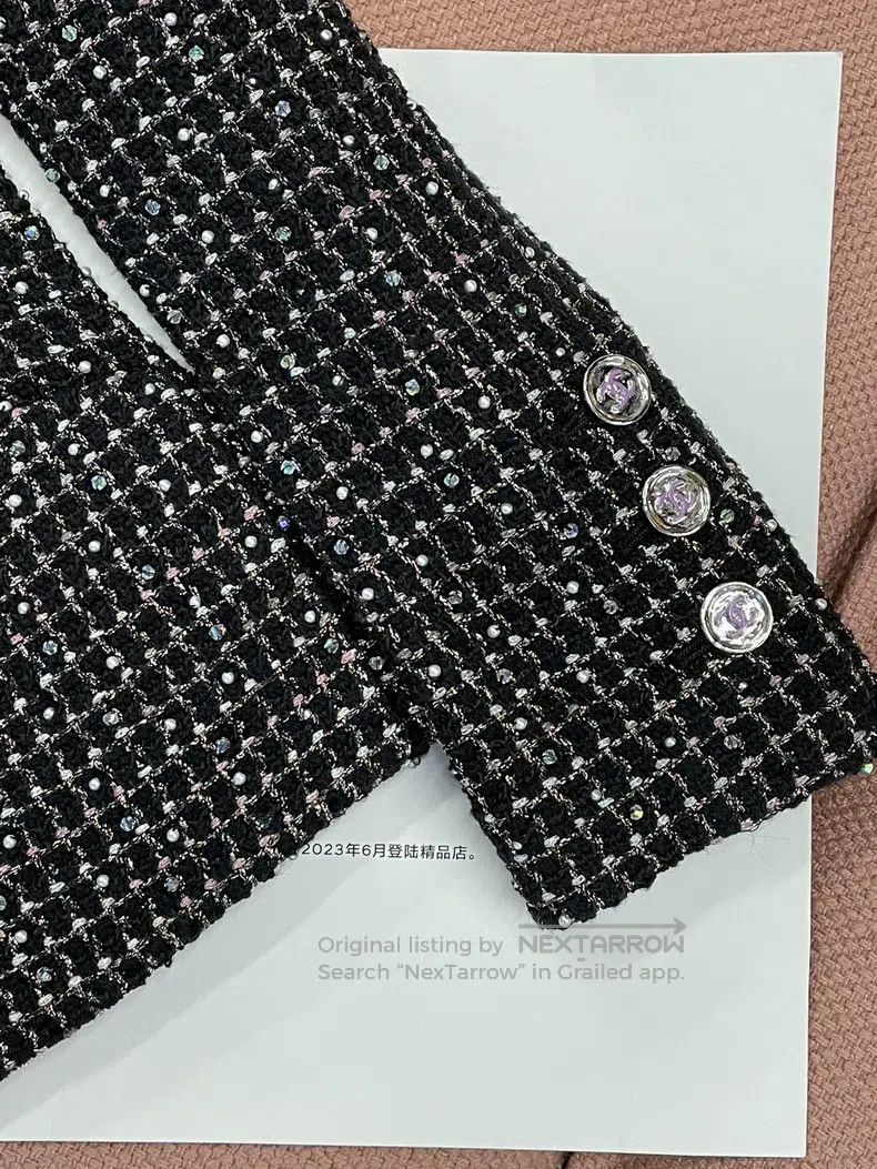 Chanel Chanel Two fake stud beaded coats Size XXS / US 00 / IT 34 - 4 Thumbnail