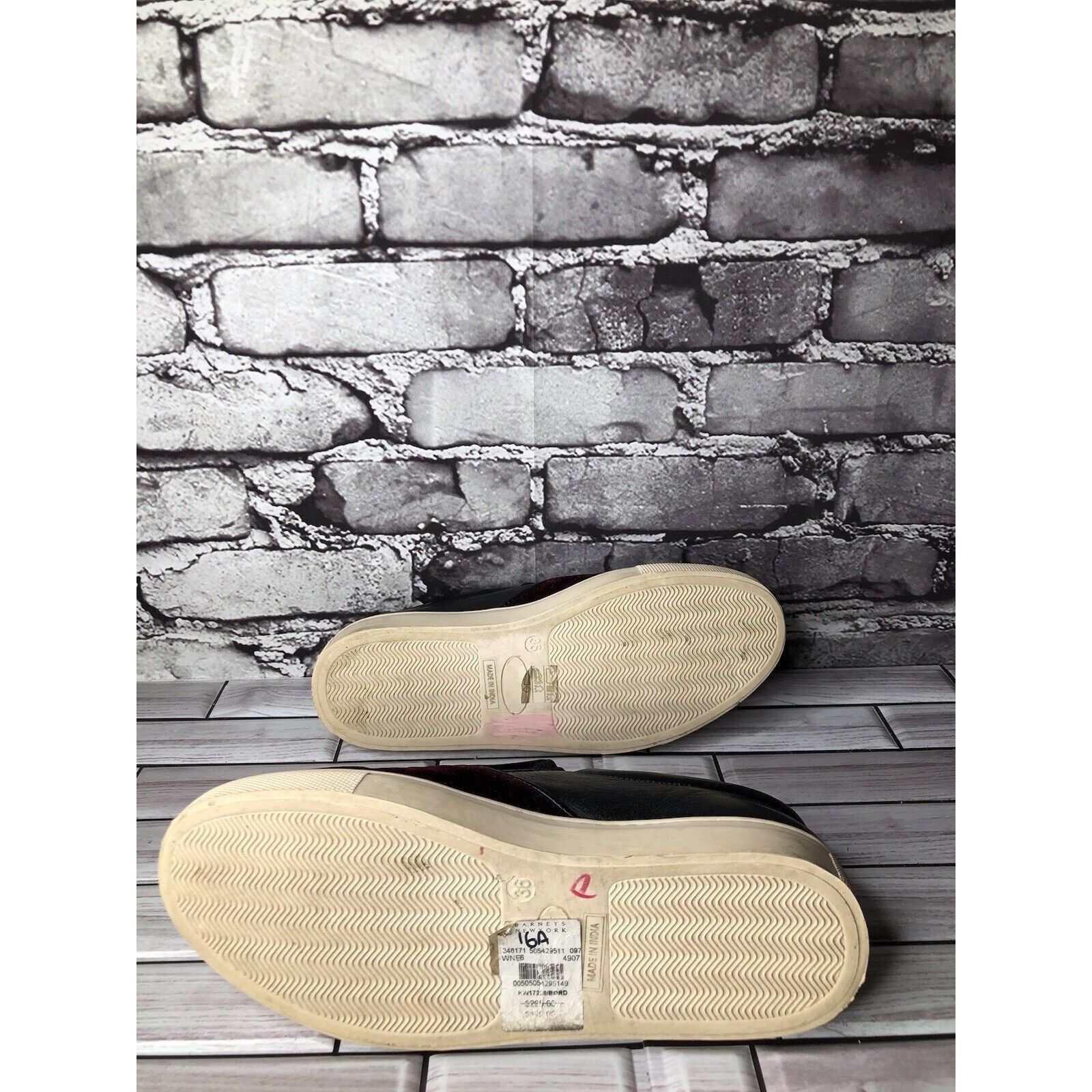 Barneys New York Barney’s New York Red Velvet Suede Slip On Casual Sneakers S Size US 6 / IT 36 - 17 Thumbnail