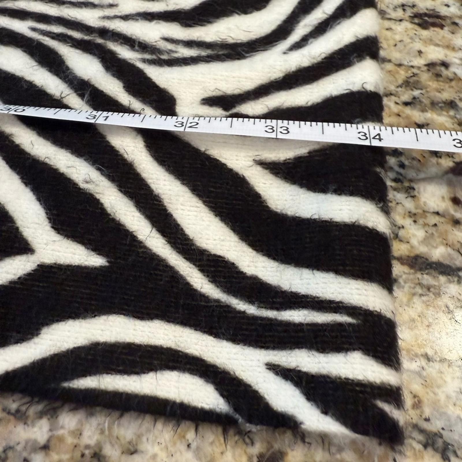 Other Cejon zebra striped black & white plush infinity scarf OS Size ONE SIZE - 6 Thumbnail