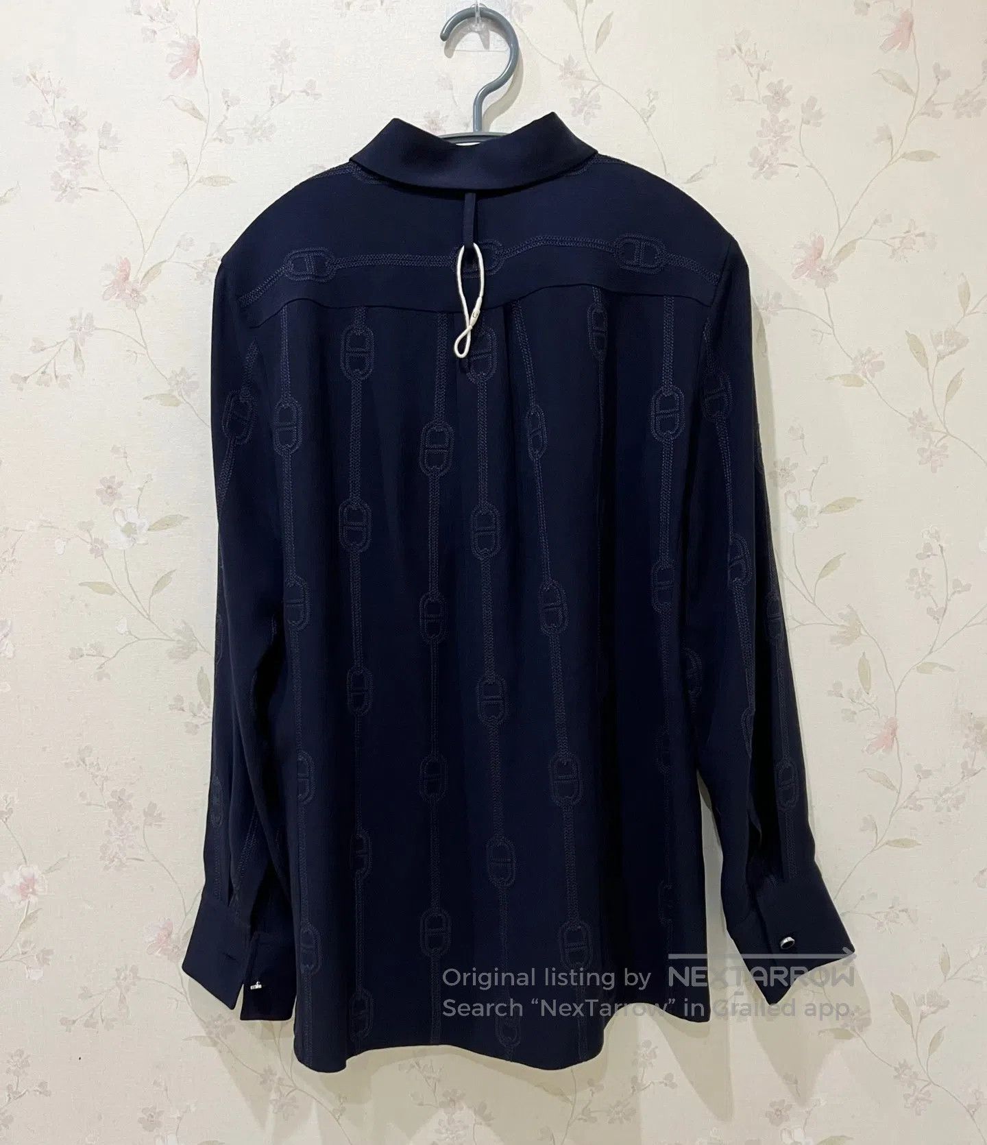 Hermes Hermes size 34 A dark blue silk shirt made from silkworm th Size S / US 4 / IT 40 - 2 Thumbnail