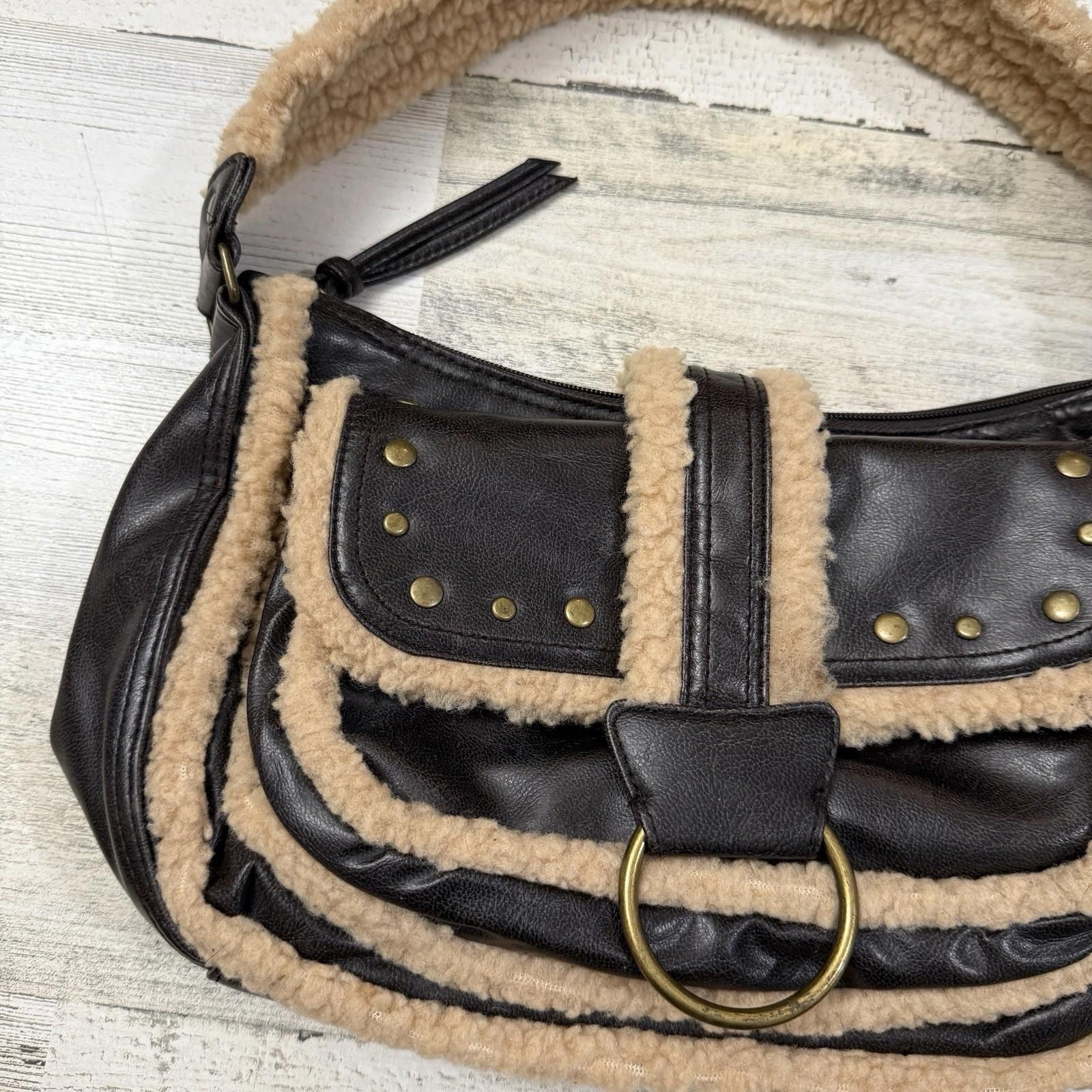 The Unbranded Brand Vegan Leather Y2k Faux Fur Purse Size ONE SIZE - 5 Thumbnail