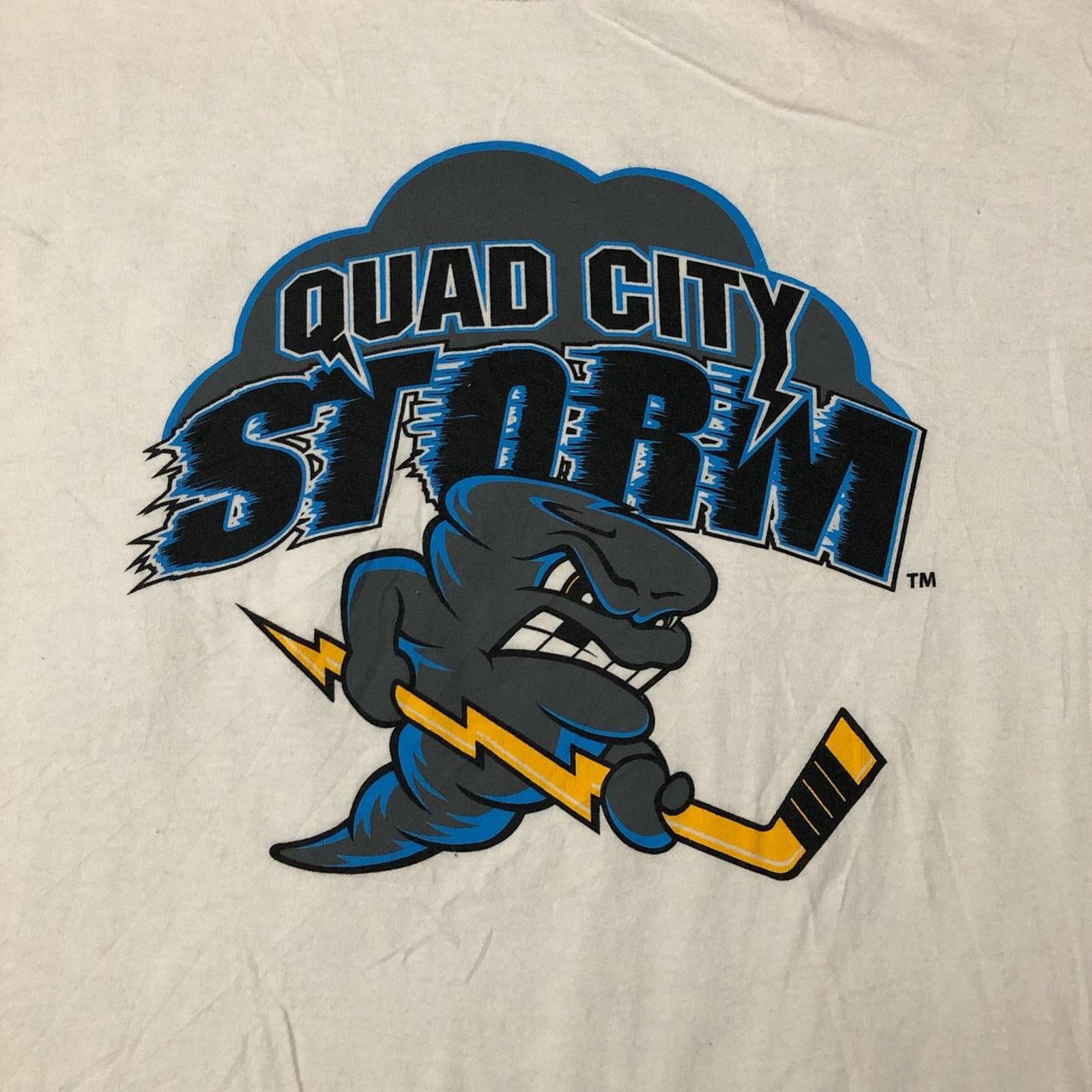 Gildan Men’s White Quad City Storm Graphic Tee Size US XL / EU 56 / 4 - 3 Thumbnail