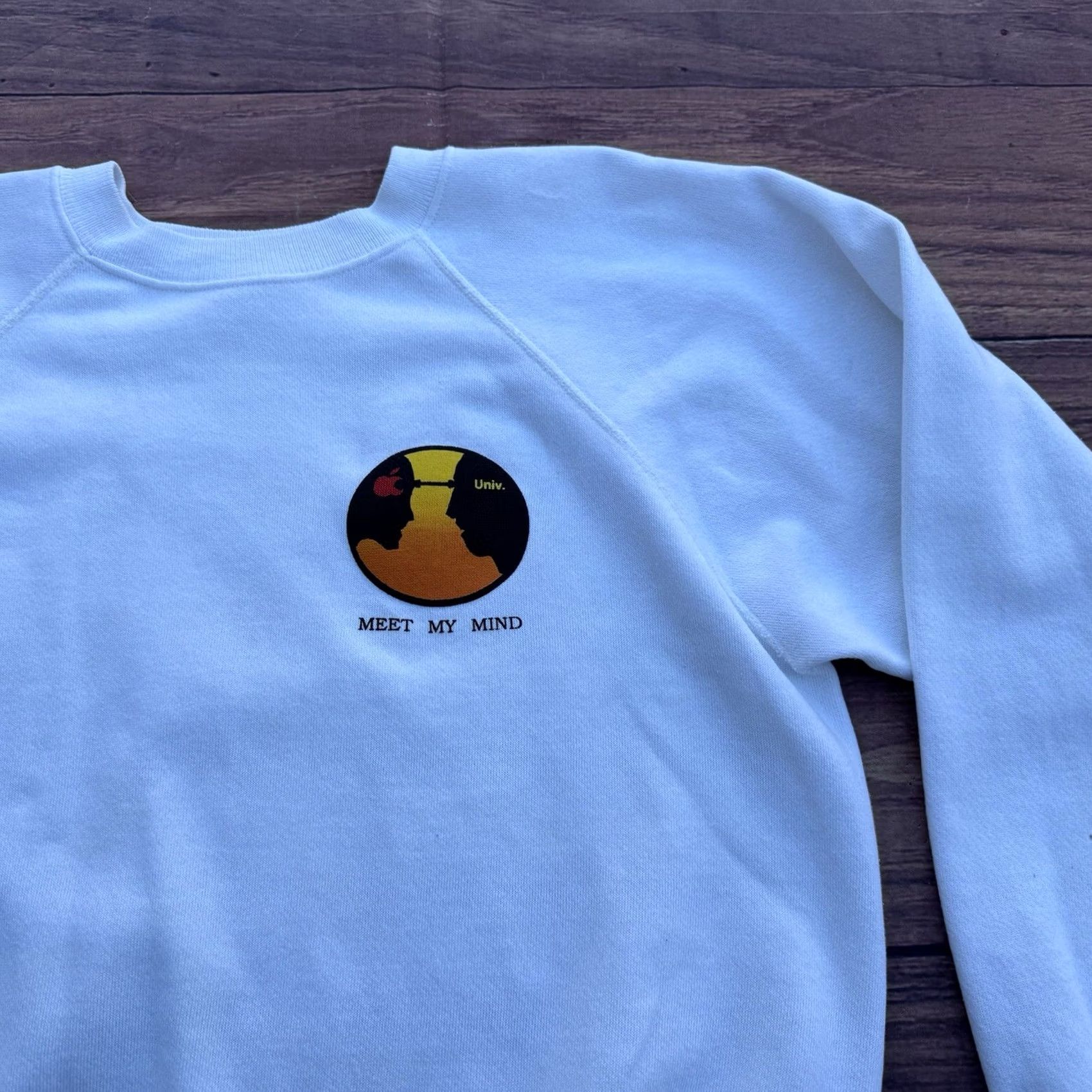Hanes VINTAGE Apple Sweatshirt Hanes L White 80s External Research “Meet My Mind” Steve Jobs Pullover Men L Size US L / EU 52-54 / 3 - 3 Thumbnail