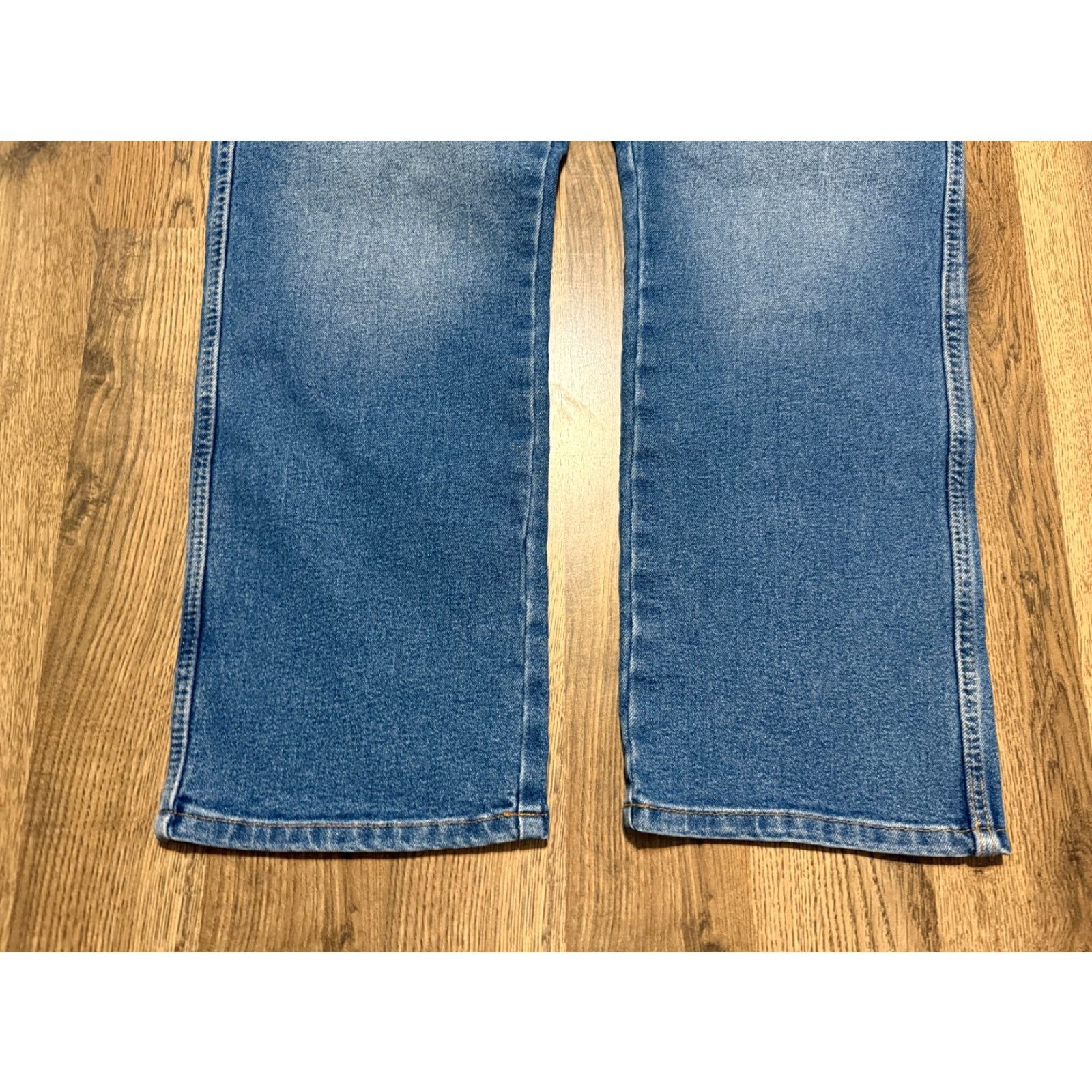 Dickies Dickies Jeans Men 34x30 Blue Denim Straight Leg 5-Pocket Pockets Medium Wash Vintage? No. Size 34x30 Mens Jeans Size US 34 / EU 50 - 3 Thumbnail