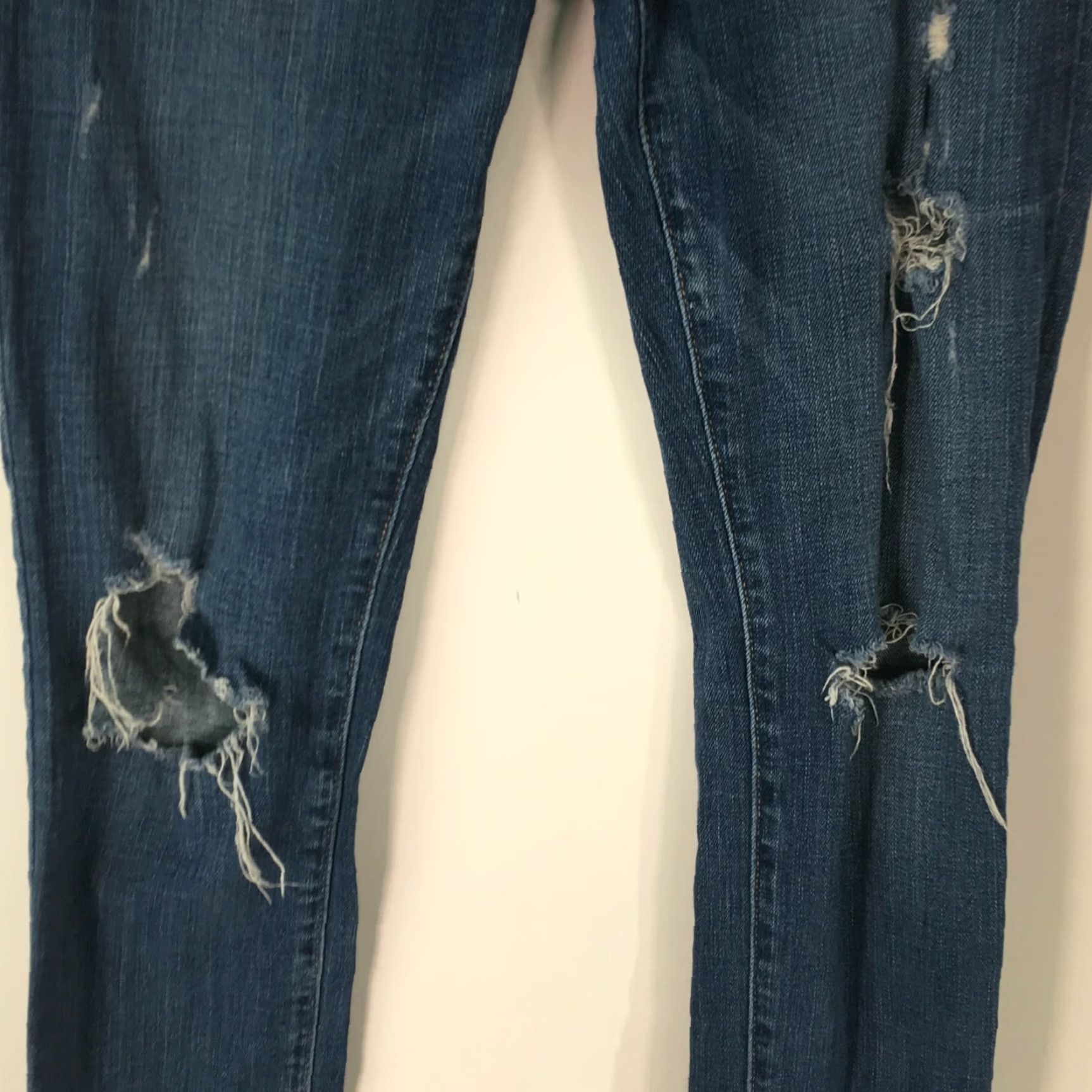 Abercrombie & Fitch Abercrombie & Fitch Jeans Skinny Women Blue 2S Regular 29in Inseam Distressed 5-Pocket Denim Jeans Mens Womens? Size 26" / US 2 / IT 38 - 5 Thumbnail
