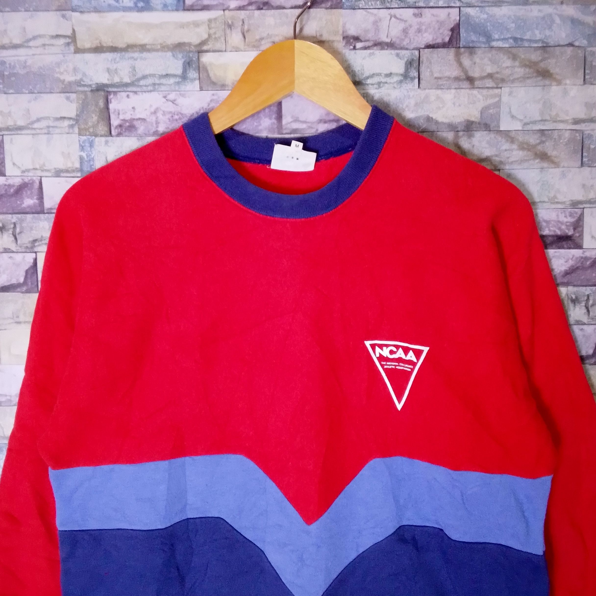 Vintage Vintage NCAA Sweatshirt Sports Be In It Size US M / EU 48-50 / 2 - 3 Thumbnail