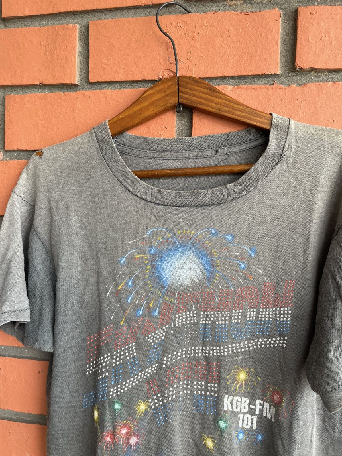 Band Tees Vintage Def Leppard KGB Sky Show VIII 1983 faded Distressed Size US L / EU 52-54 / 3 - 4 Thumbnail