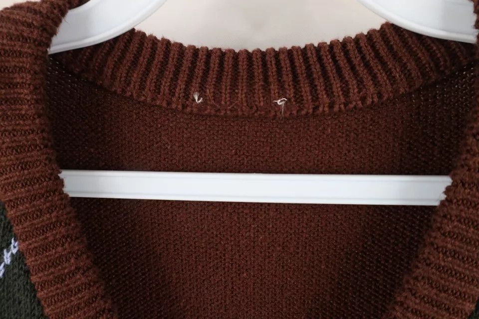 Vintage Vintage 90s Streetwear Knit V-Neck Sweater Vest Brown Size US L / EU 52-54 / 3 - 4 Thumbnail