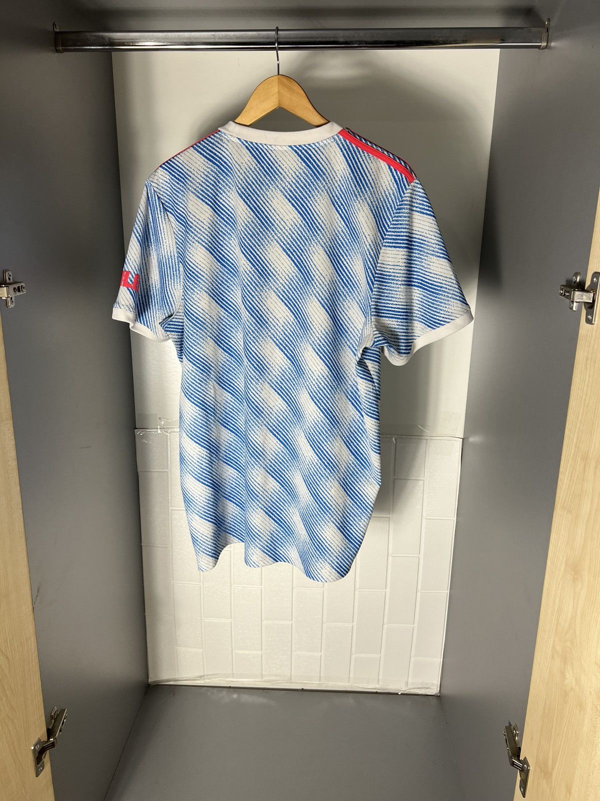 Vintage VERY RARE ADIDAS FC MANCHESTER UNITED ENGLAND SOCCER JERSEY Size US XL / EU 56 / 4 - 9 Thumbnail