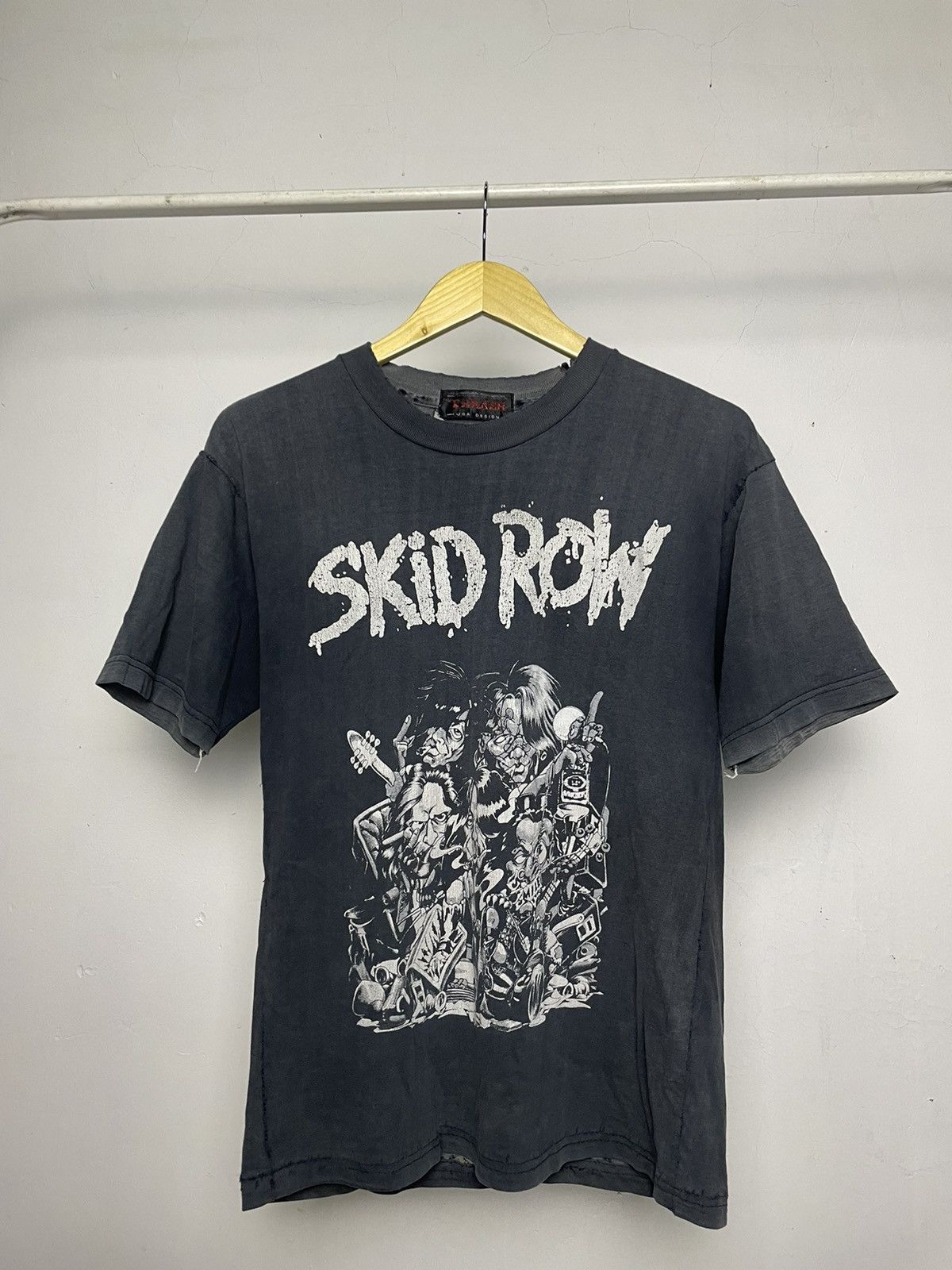 Band Tees × Vintage THRASHED Vintage Skid Row Rock Band Tees Distressed Size US M / EU 48-50 / 2 - 1 Thumbnail