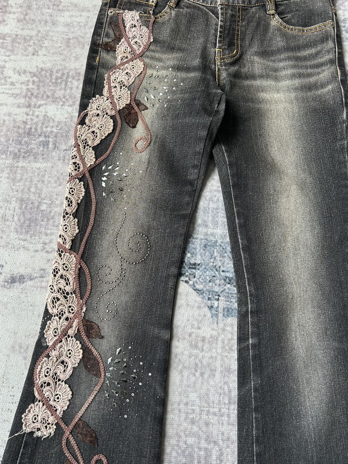 If Six Was Nine Lucy Pearl Flared Jeans Size US 29 - 7 Thumbnail